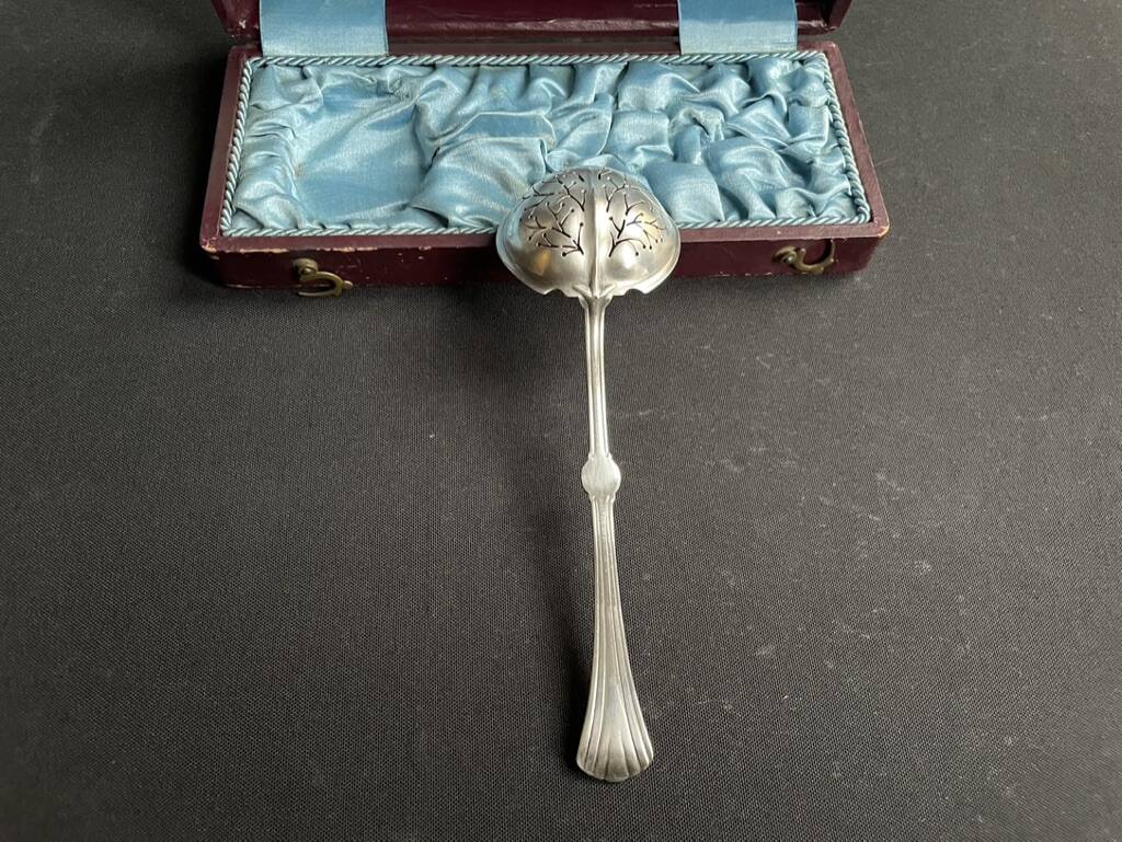 Christofle Lotus model sprinkling spoon in box – Art Nouveau