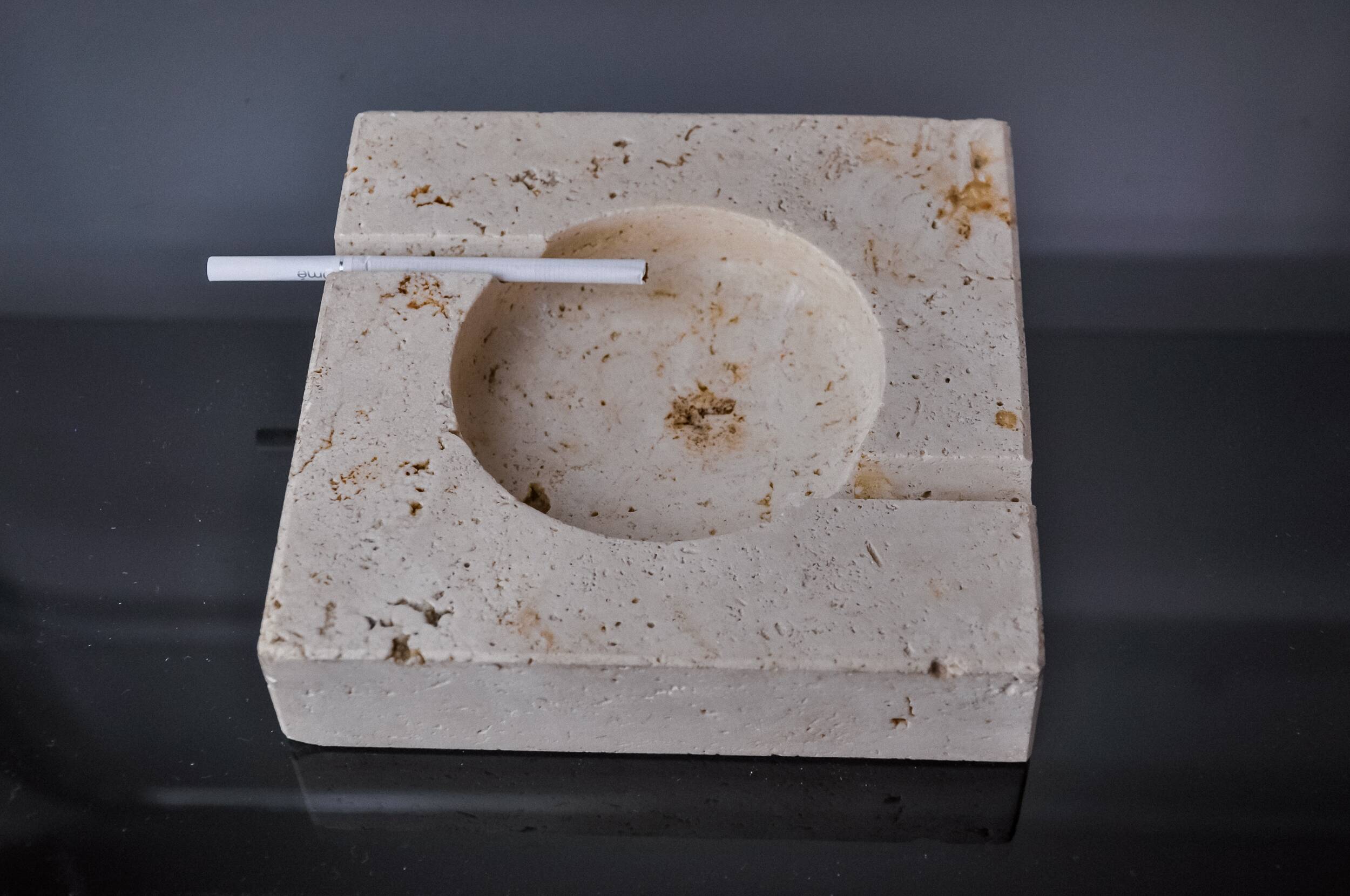 Brutalist ashtray by Fratelli Mannelli, travertine, Italy, 1970