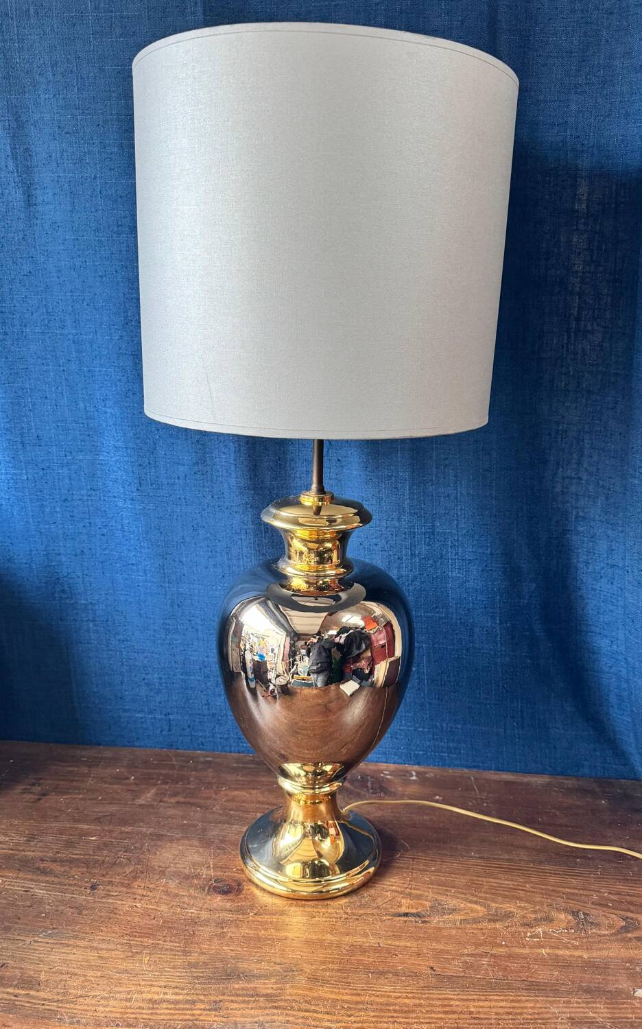 Italian design lamp in silver and gold ceramic. 1970s.