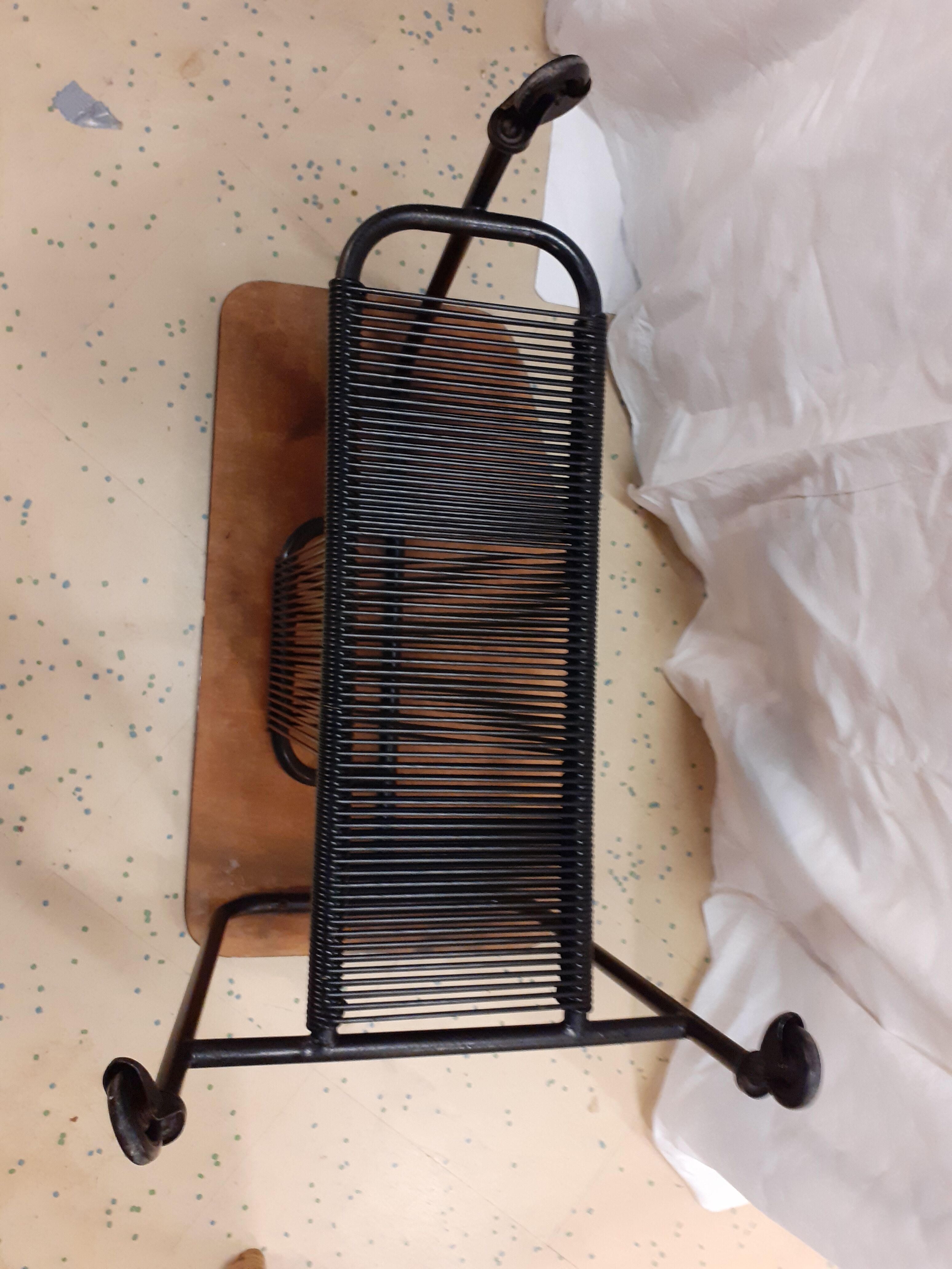 Side rolling table range vinyls scoubidou