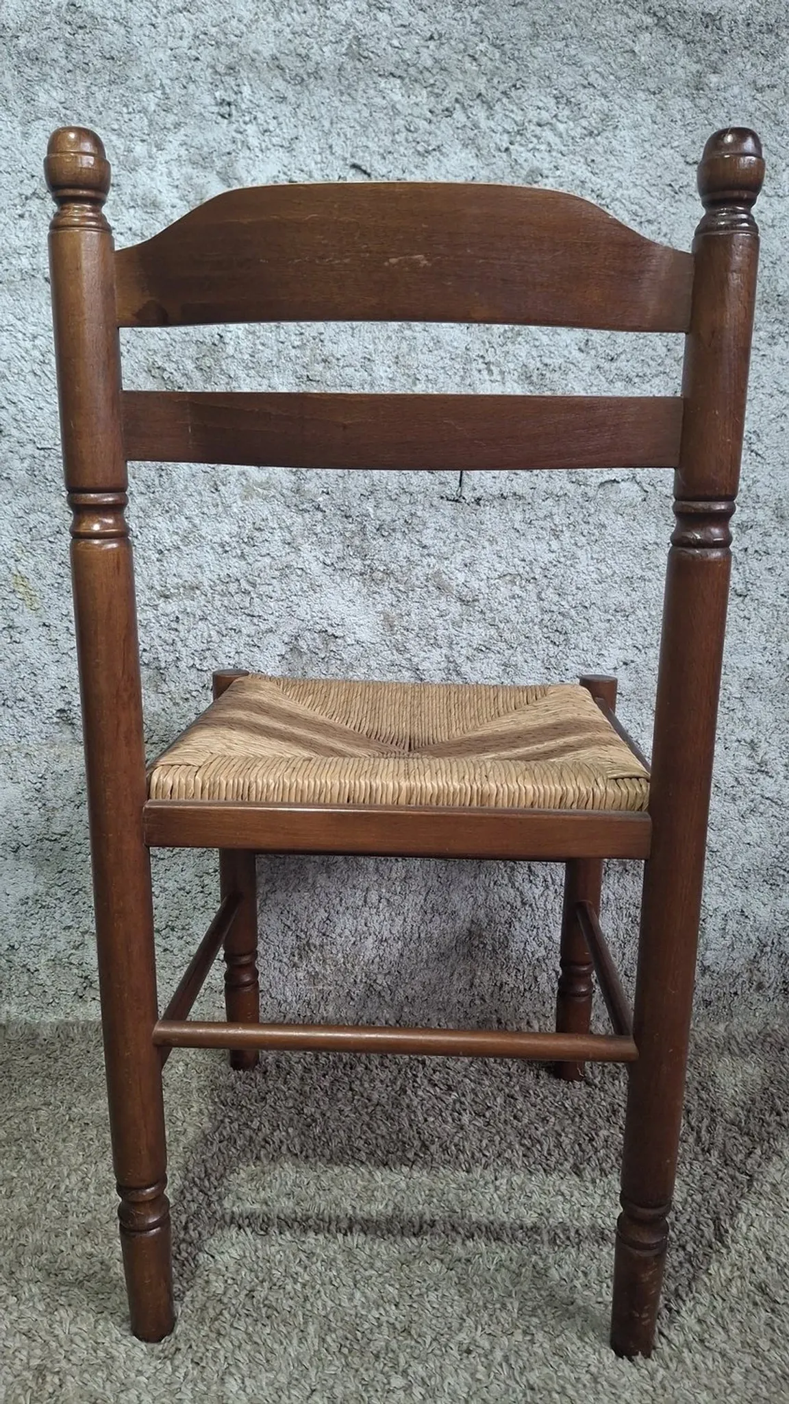 Set of 4 rustic chairs in Louis XIII style, with rush seats, early 20th century.