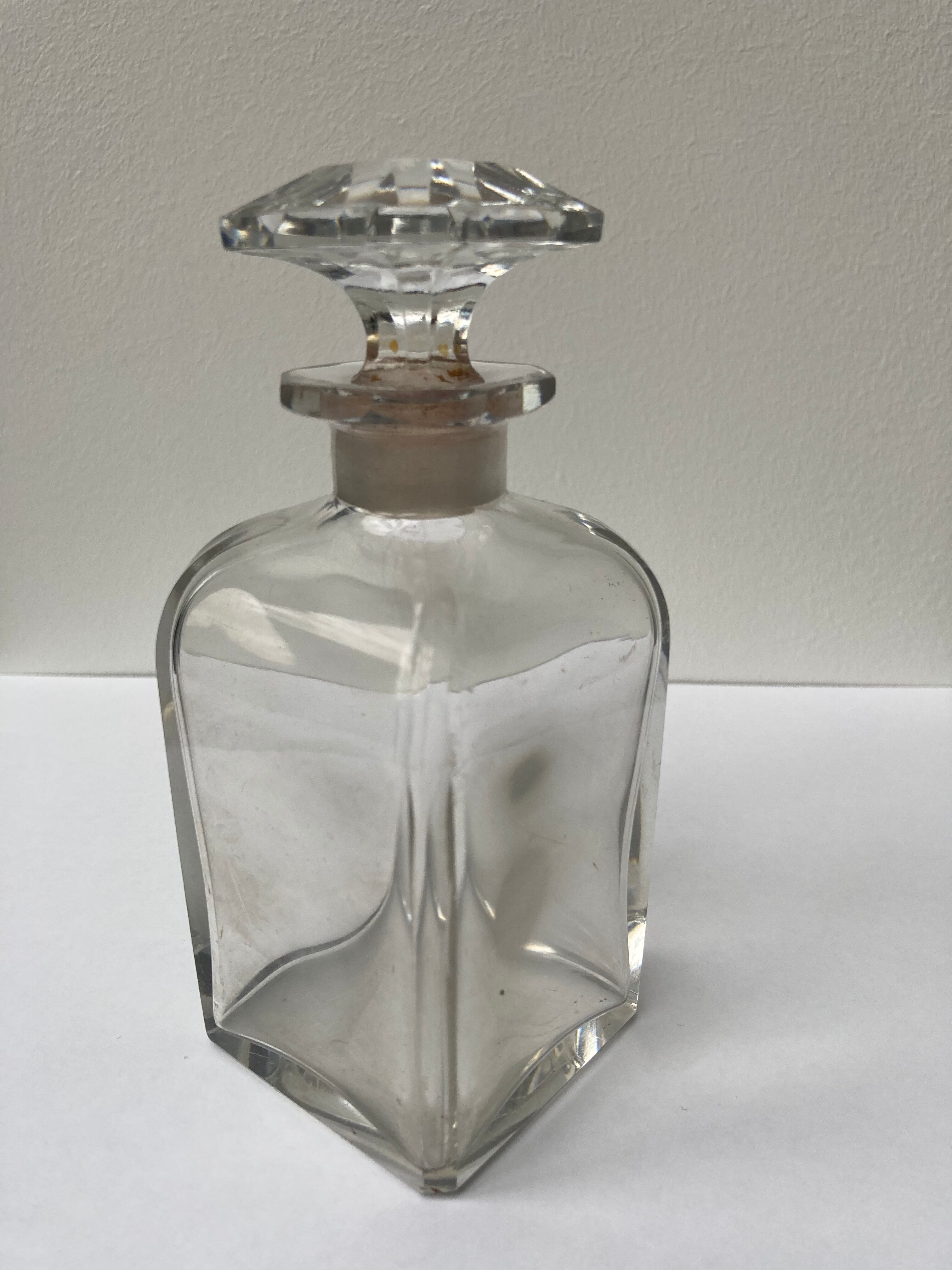 Perfume bottle crystal XIXth with cap facets
