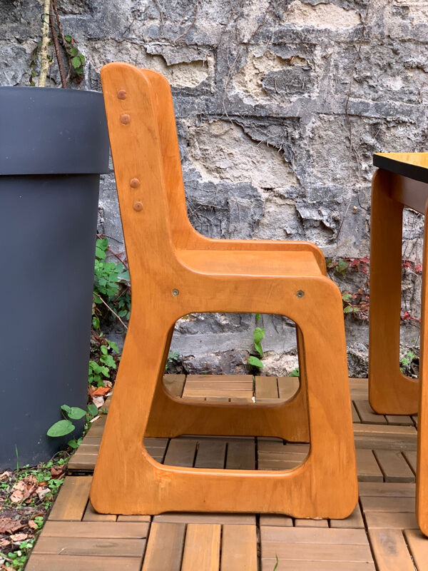 Bureau et chaises traîneau enfants en bois et formica 1970