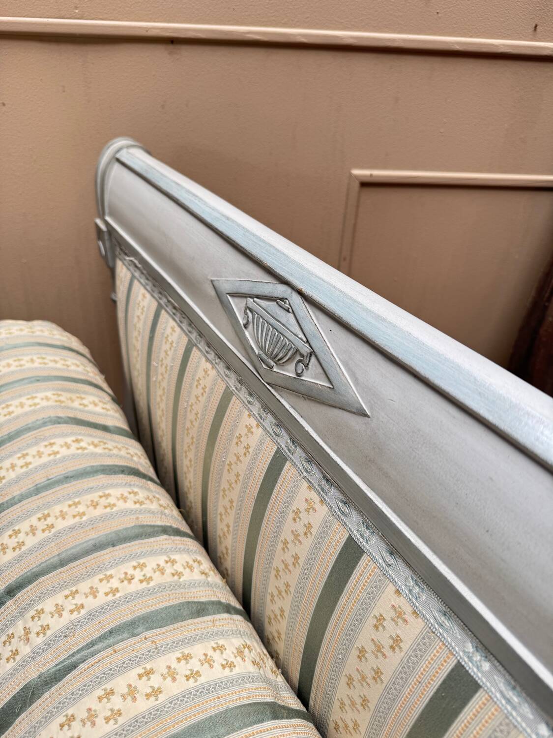 19th century Directoire style lacquered wooden daybed