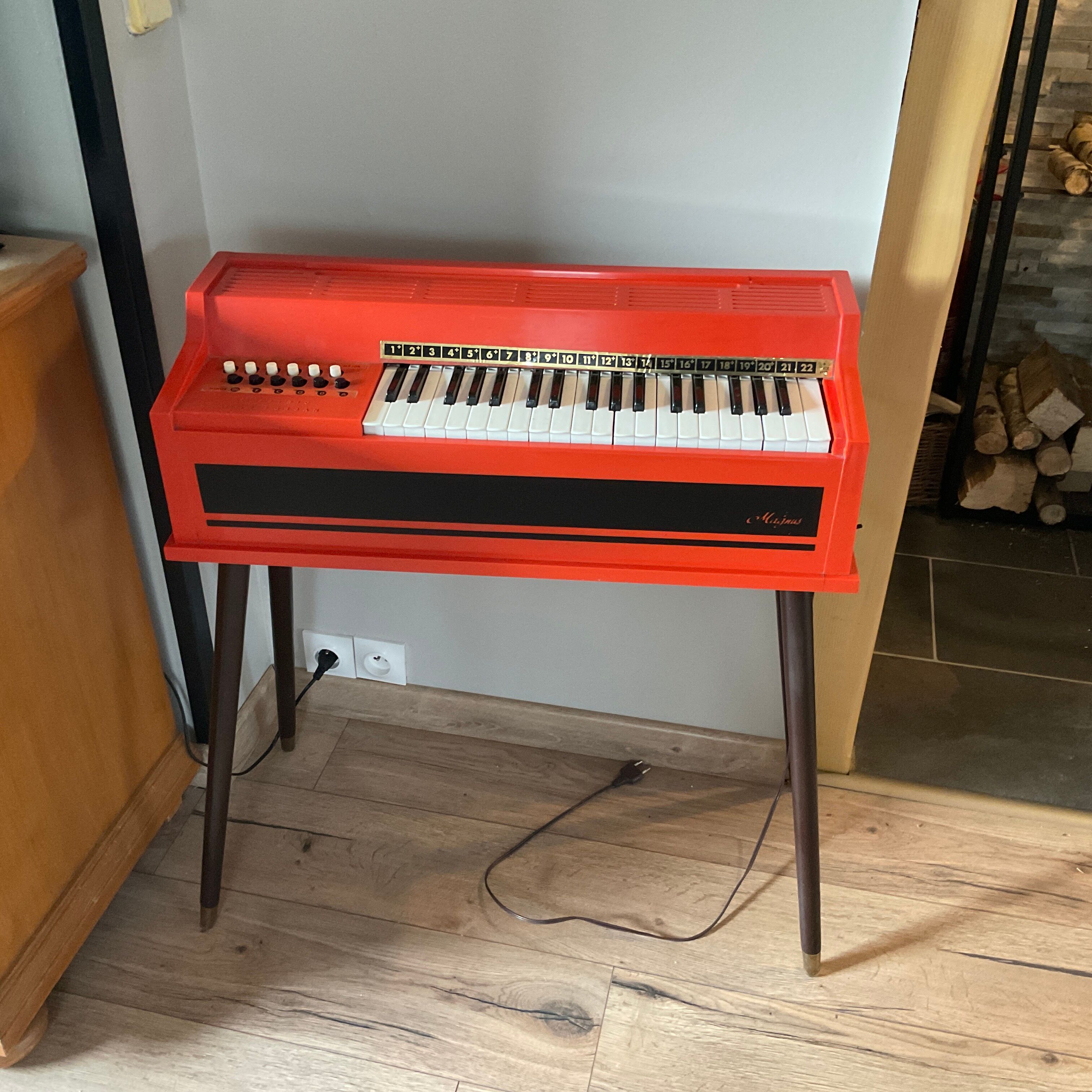 Electric Chord Organ Magnus vintage