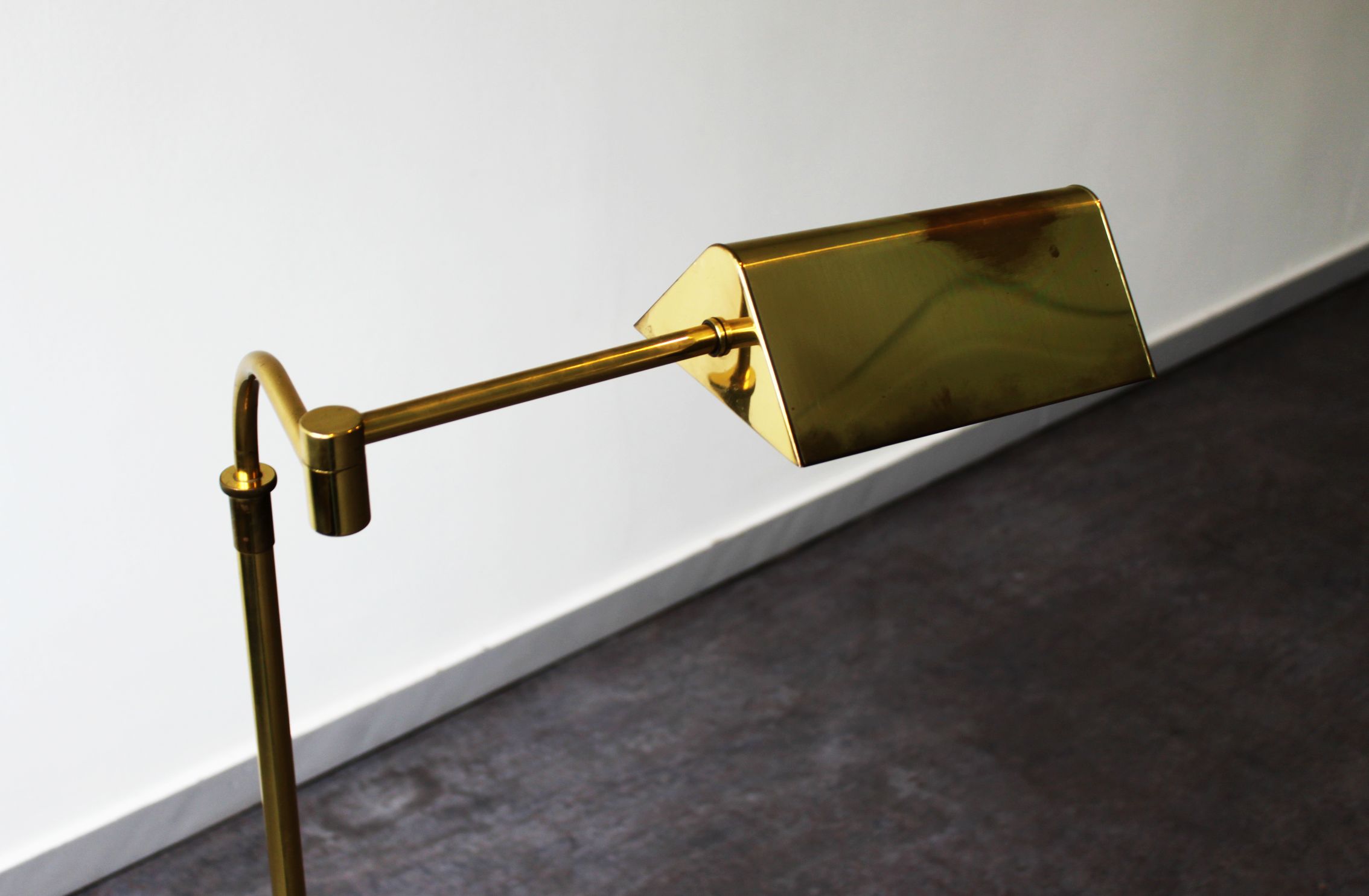 Gilded brass articulated reading light, France, 70's.
