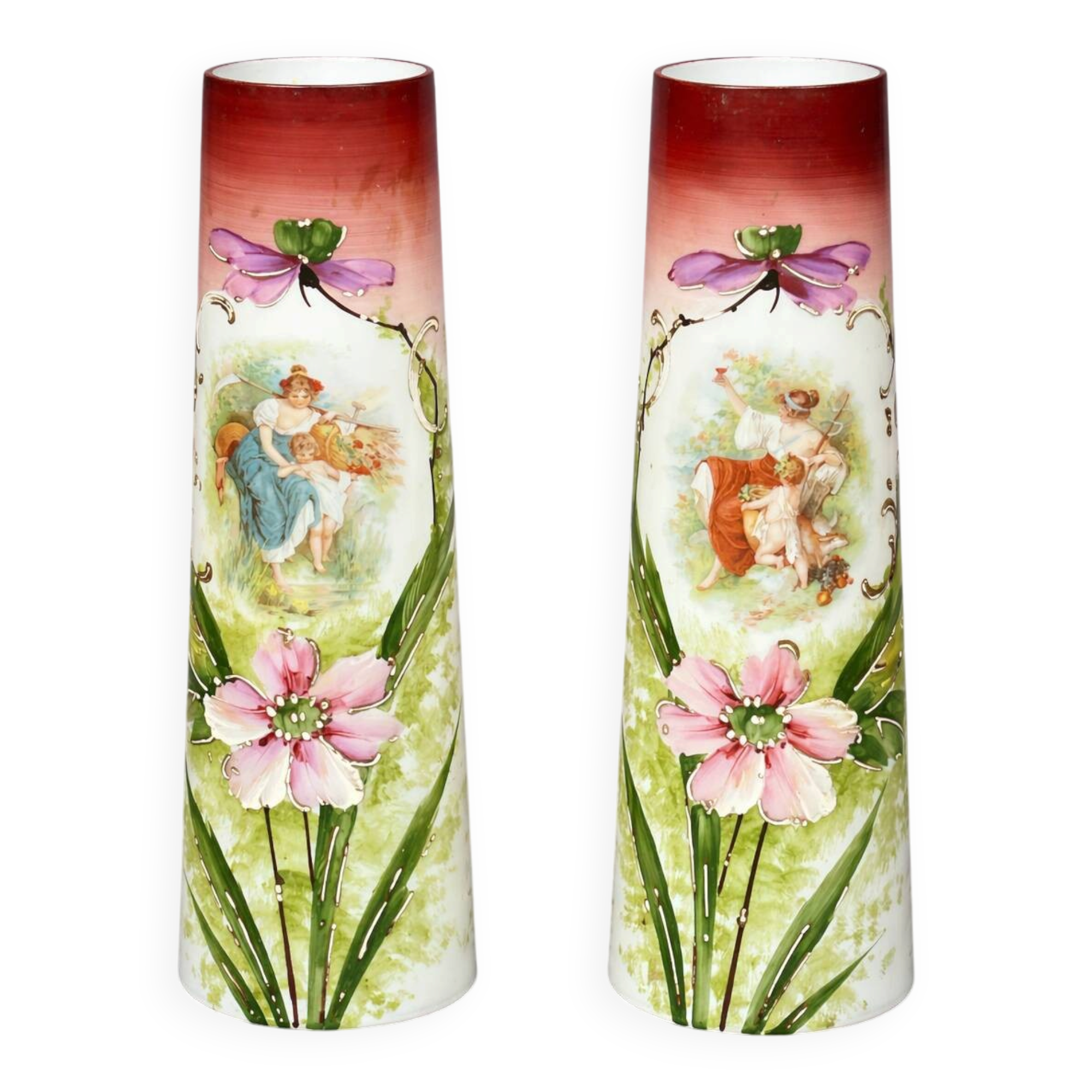 Paire de vases en opaline. Peints à la main.