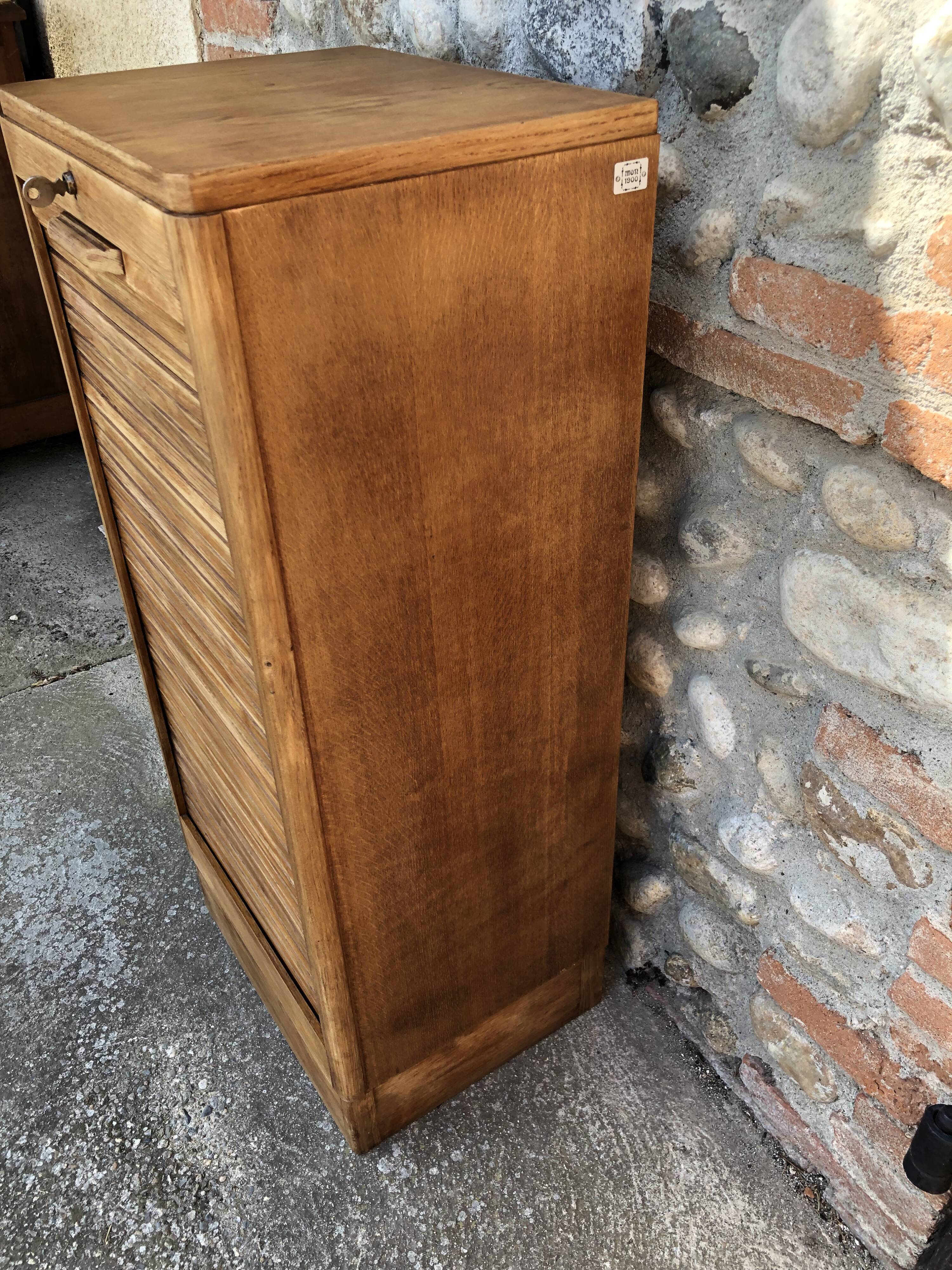 Curtain binder cabinet