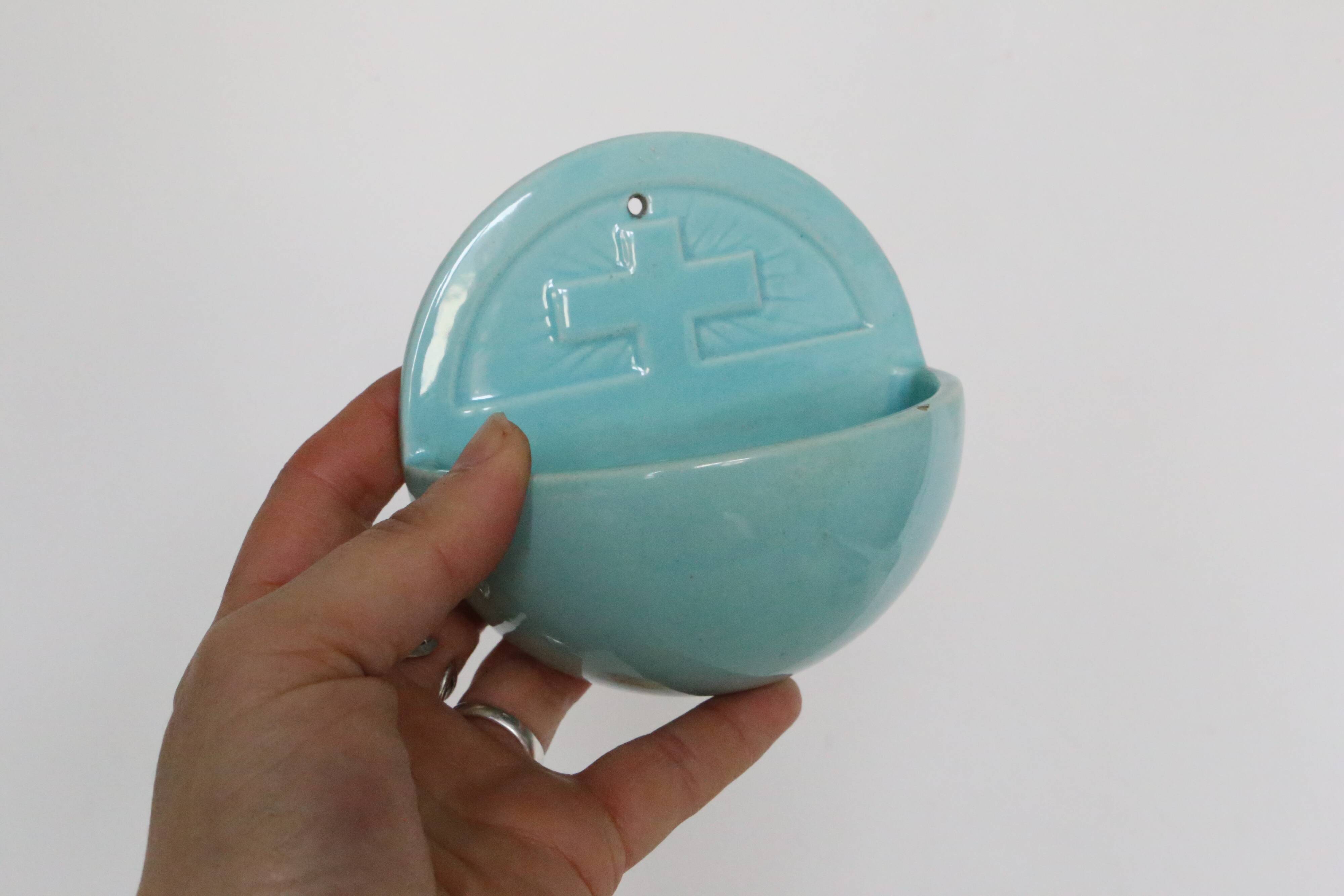 Bénitier en faïence de Desvres, 1980