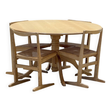 Table à manger circulaire en orme des années 50 et 4 chaises en rotin, ensemble original des années 1960.