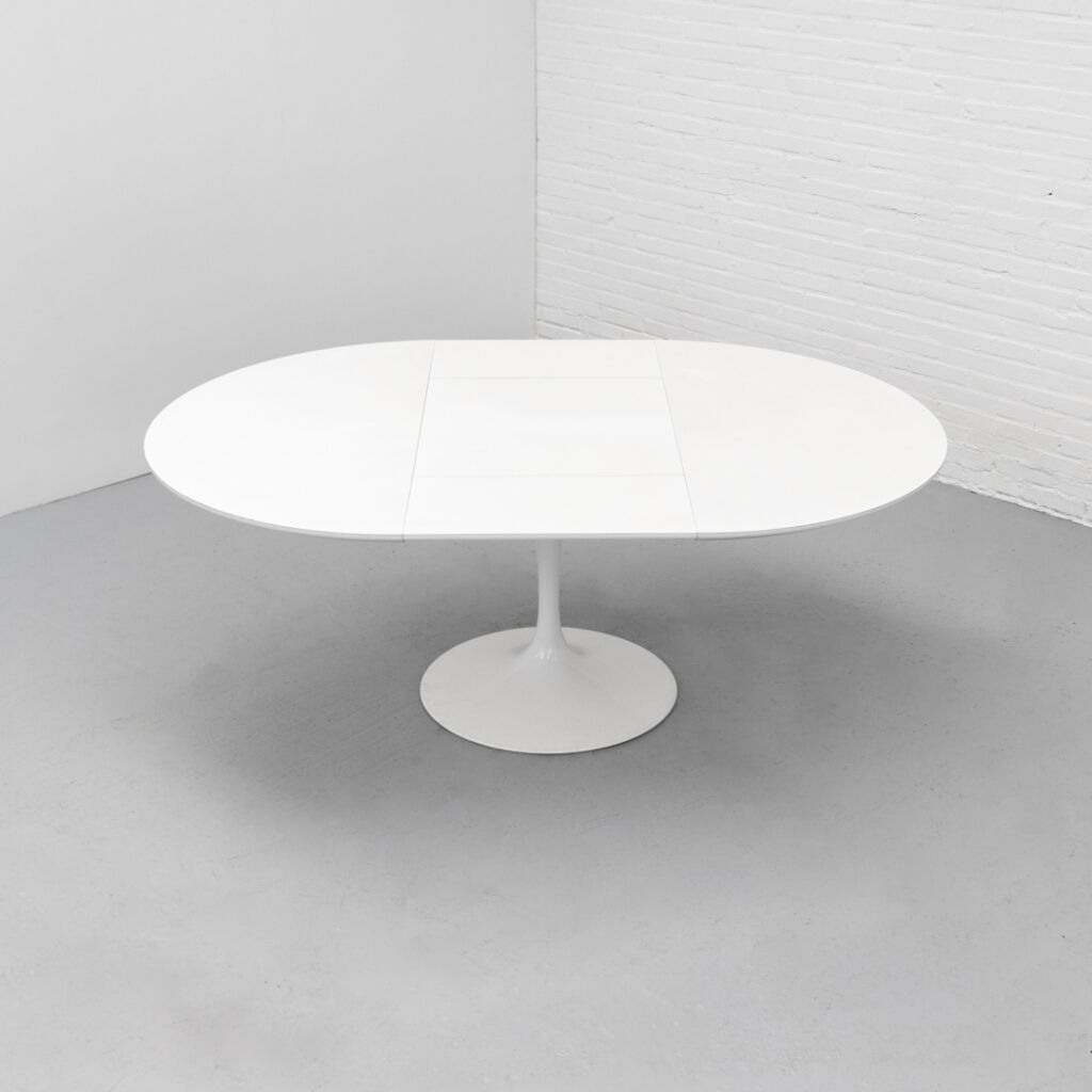 Extendable custom Knoll Tulip Dining Table, 1980