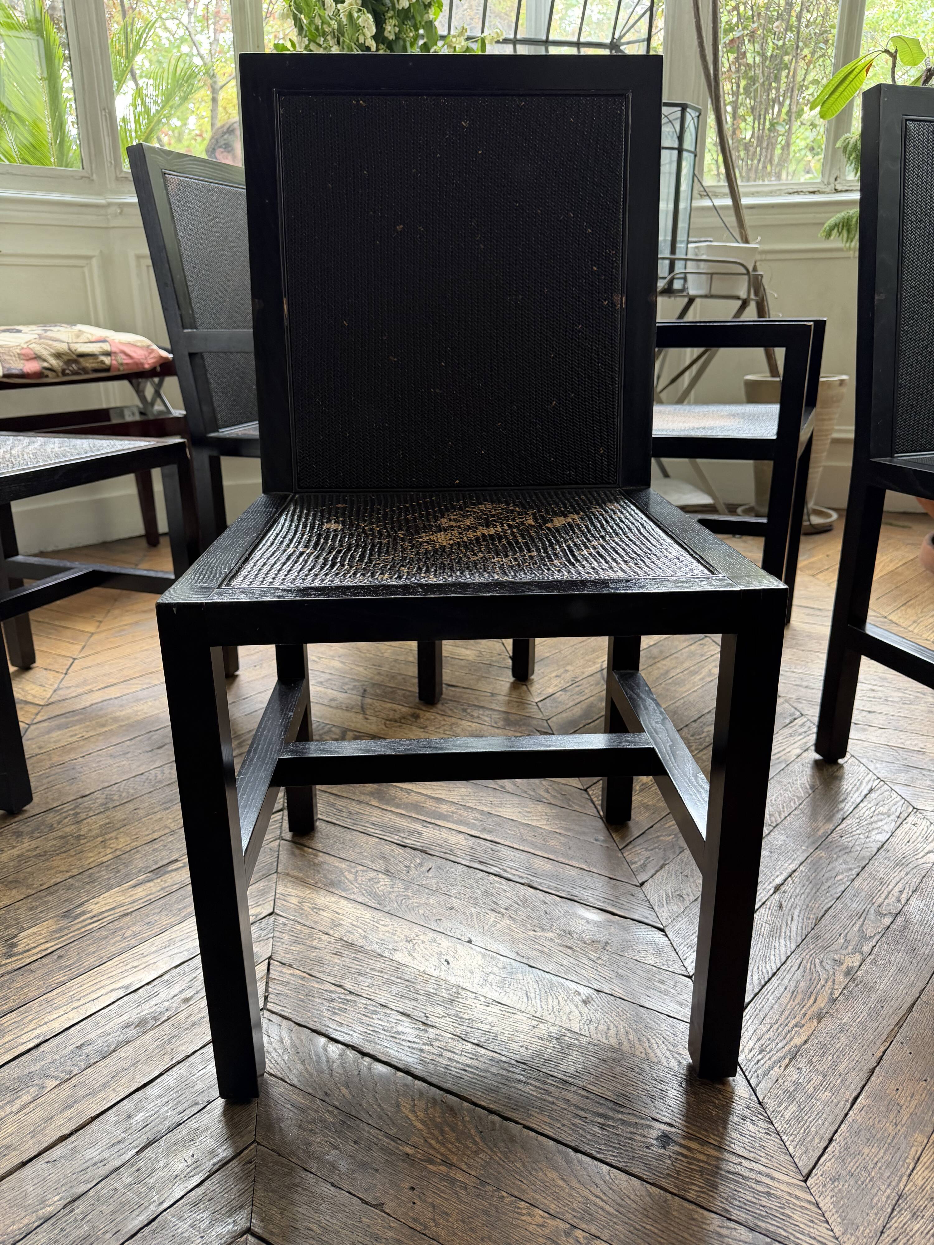 Ensemble de chaises et tabourets