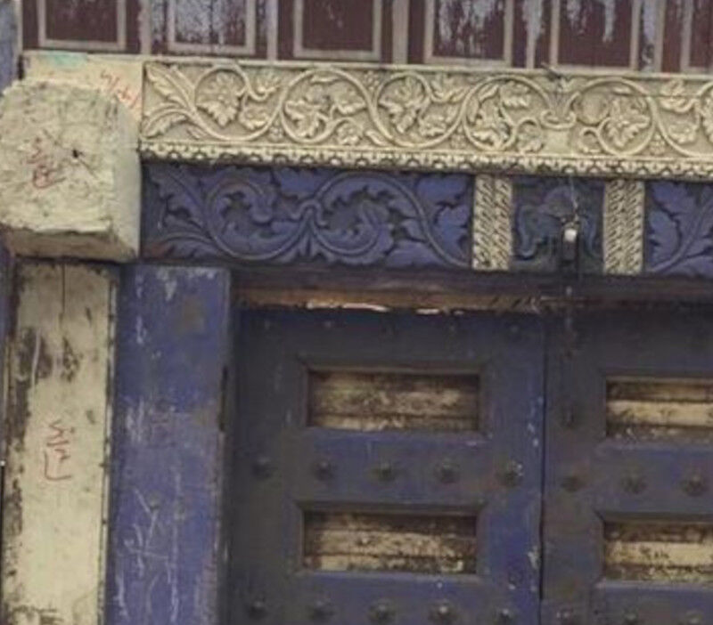 Old Indian door in old teak, piece and patina of origin