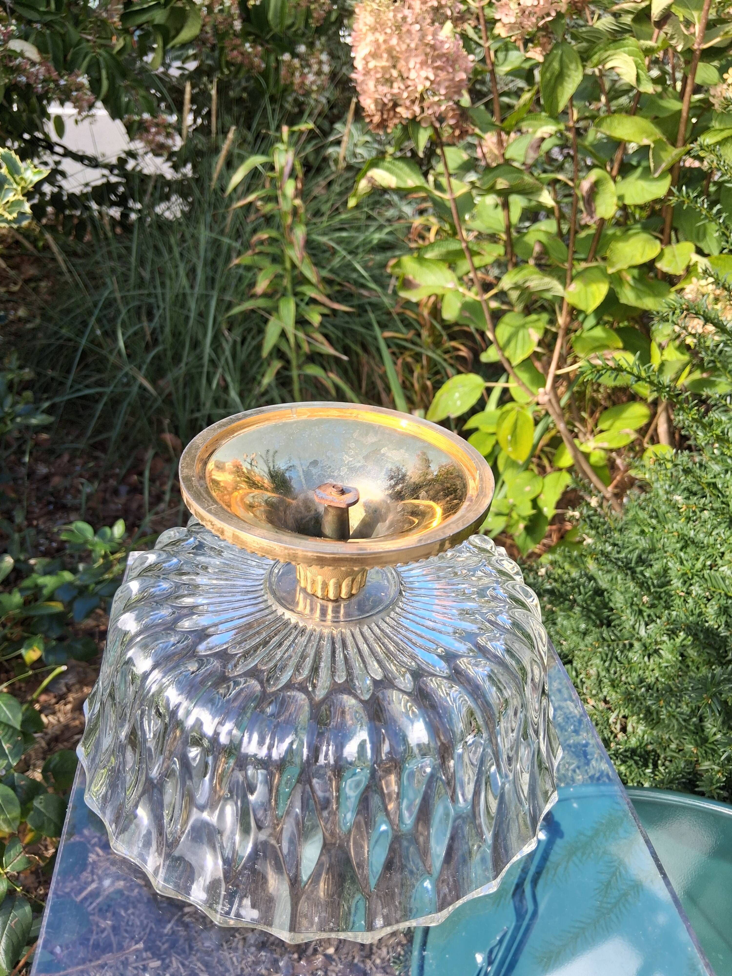 Very nice glass fruit bowl on a brass stand in very good condition.