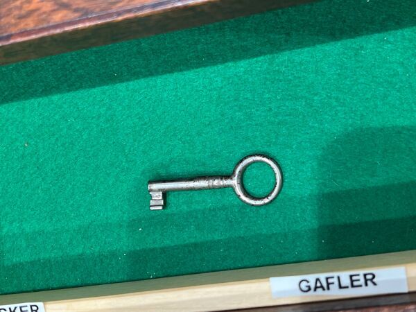 Meuble bas scandinave en palissandre de Rio