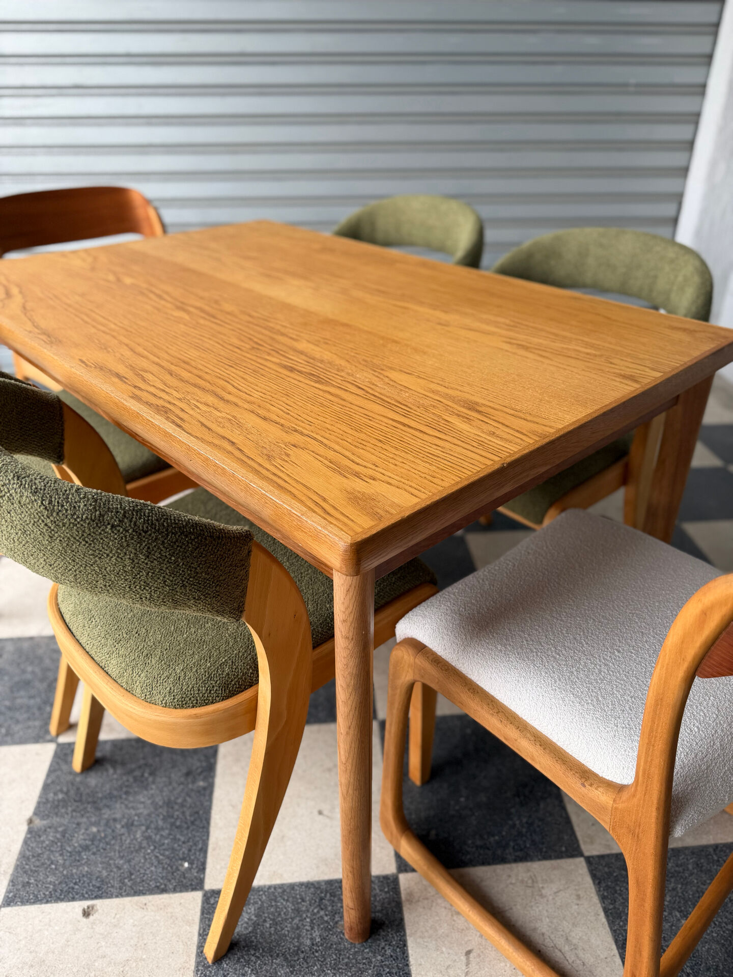 Table scandinave en chêne