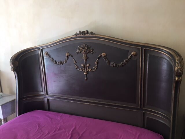 bed in solid walnut patinated Louis XVI style 160X200 cm