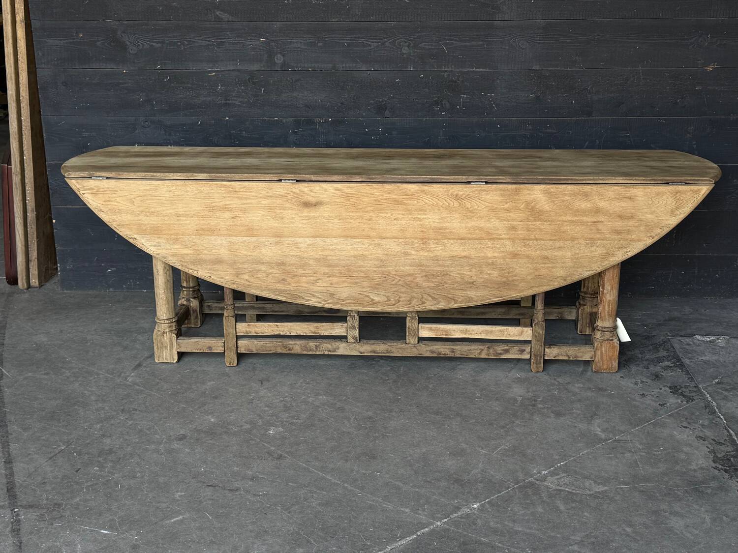English dining table