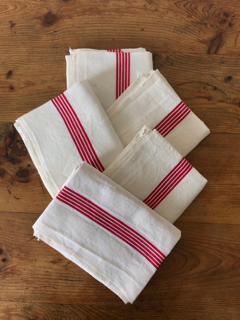 Set of 5 tea towels in ancient mestizos, new condition, with fine red beds