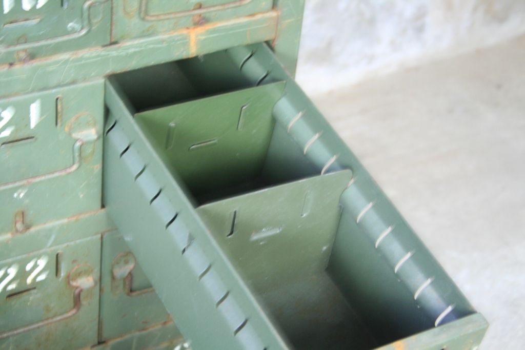 Furniture industrial metal business of the army, 21 drawers locker