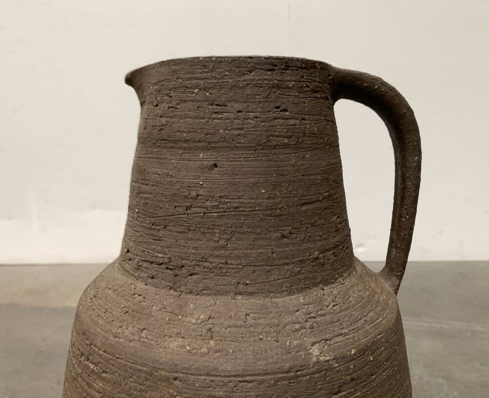 Brutalist German vase on a mid-century stand by Krösselbach Keramik, 1960s.