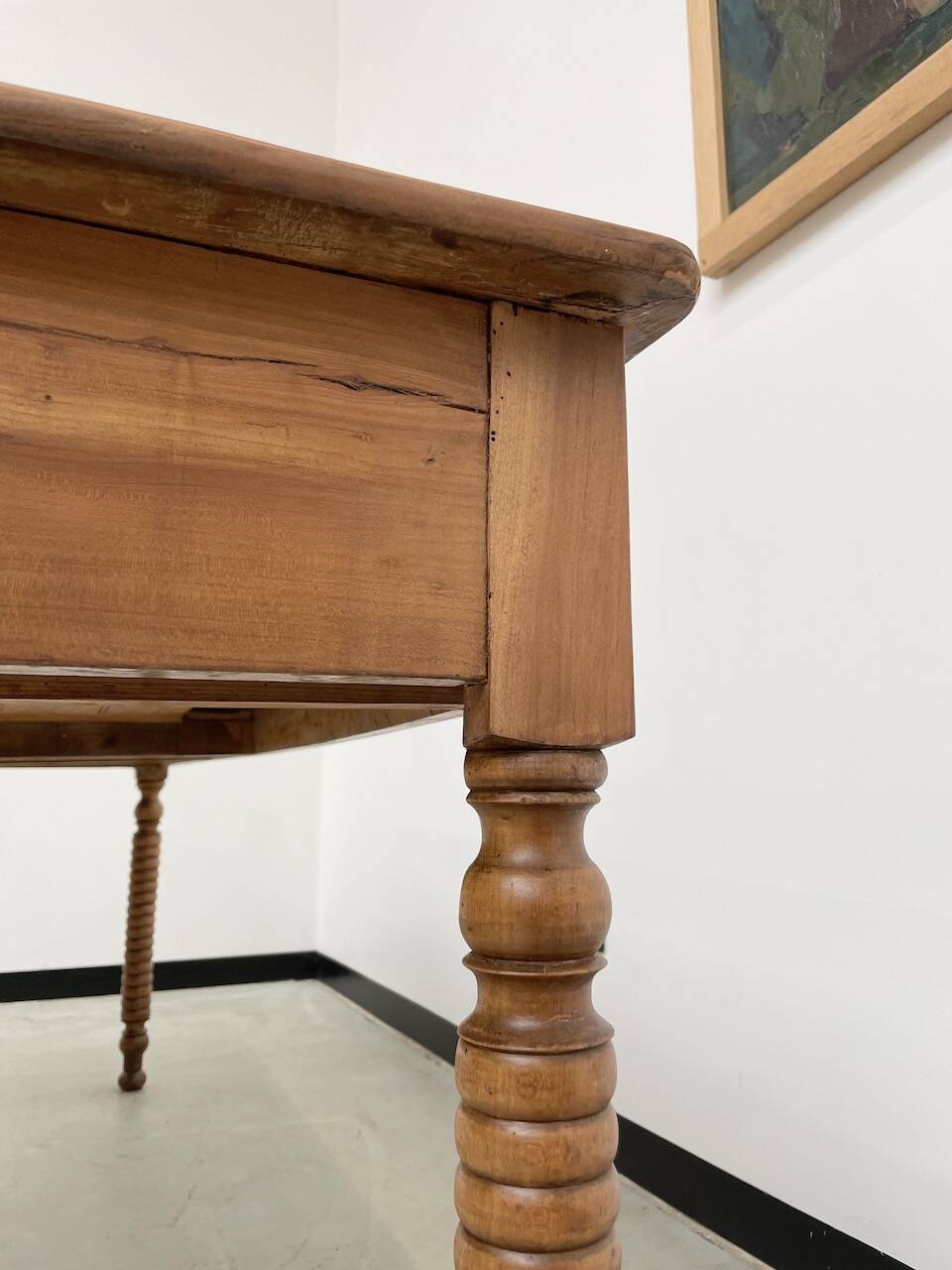 Walnut silk table 1900