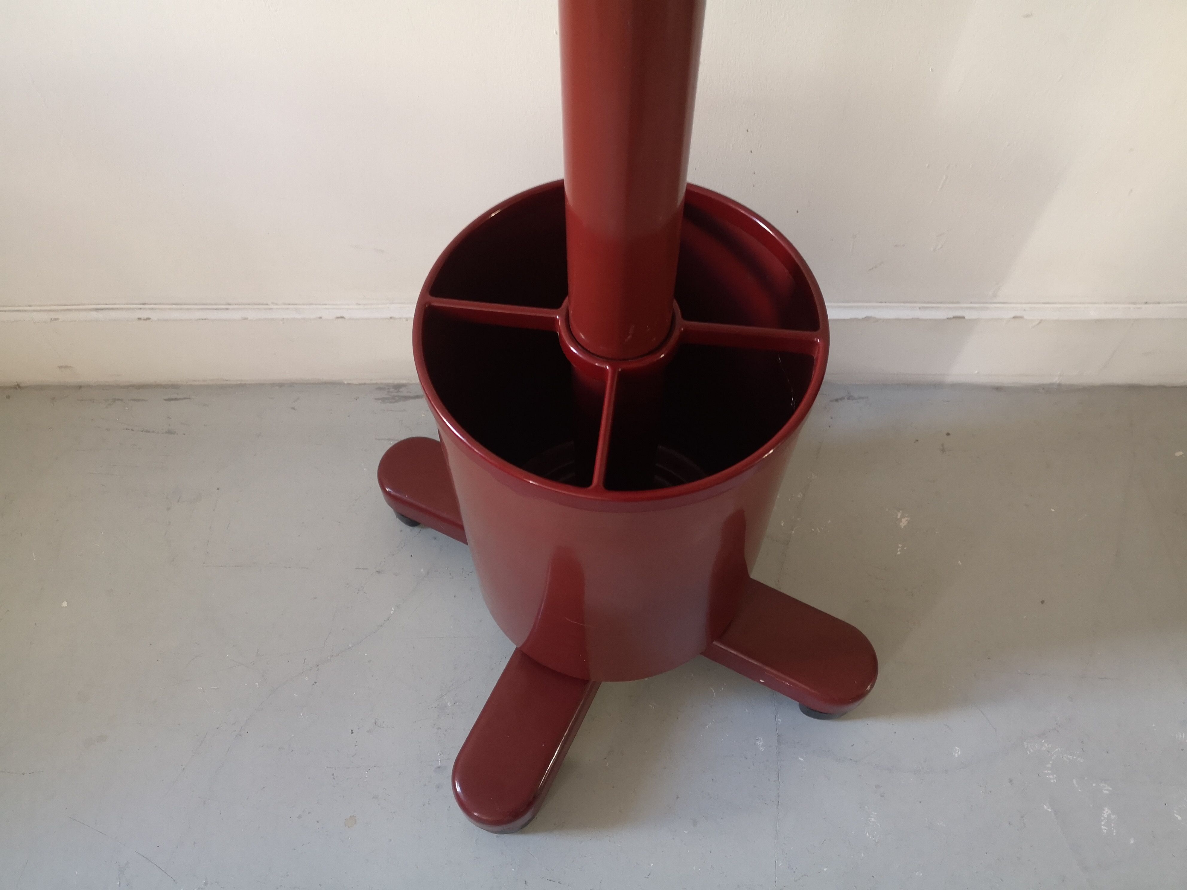 Olivetti Syntesis coat rack by Ettore Sottass, 1970