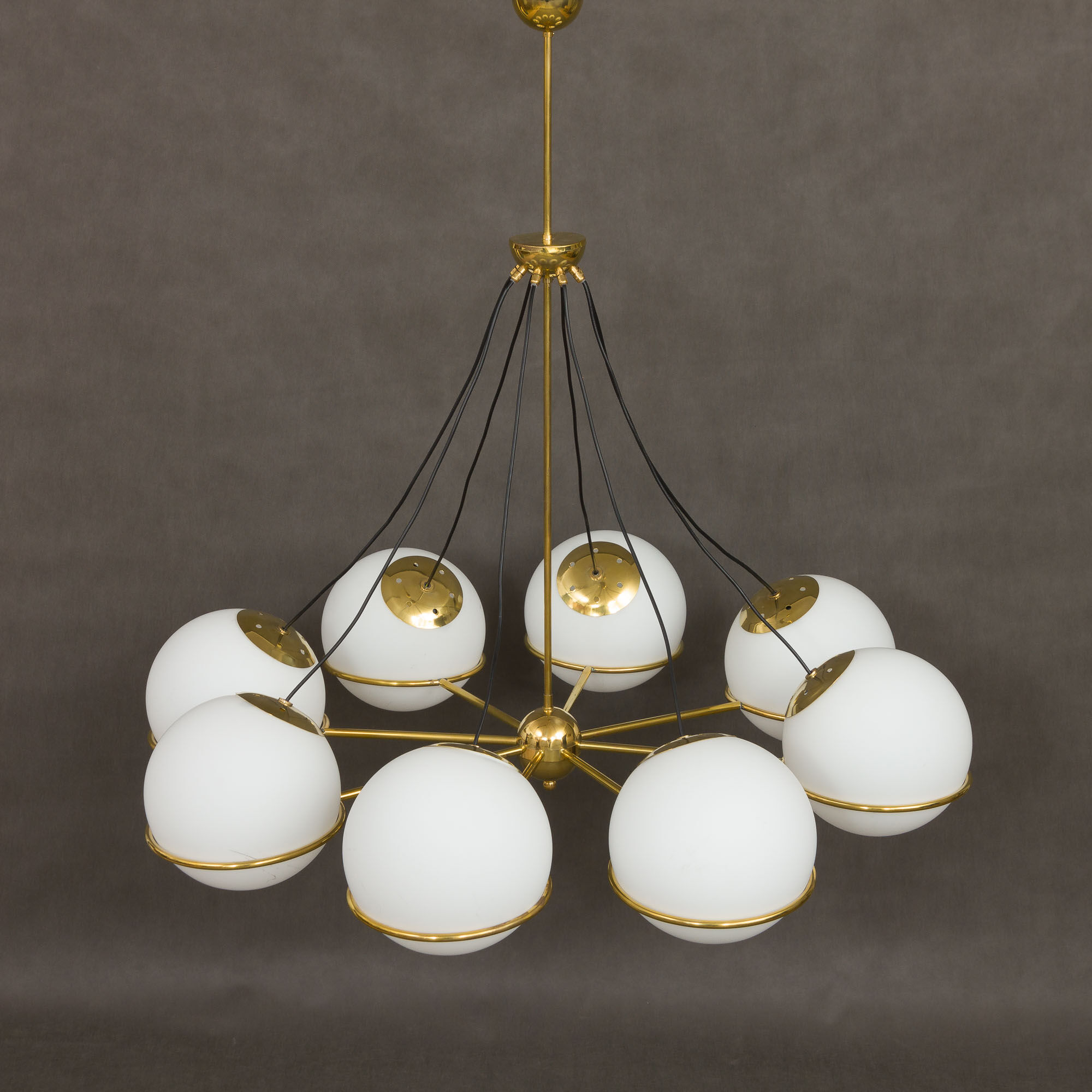 Italian brass chandelier with 8 opaline glass globes
