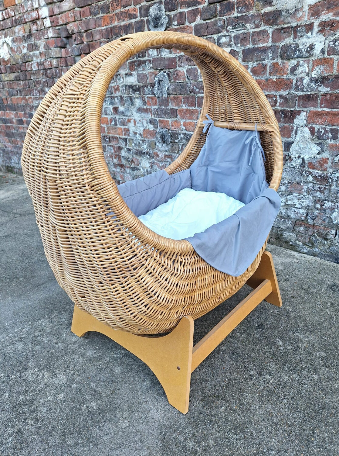 Vintage baby bed designed by Dirk Van Sliedregt for Gebroeders Jonkers, be