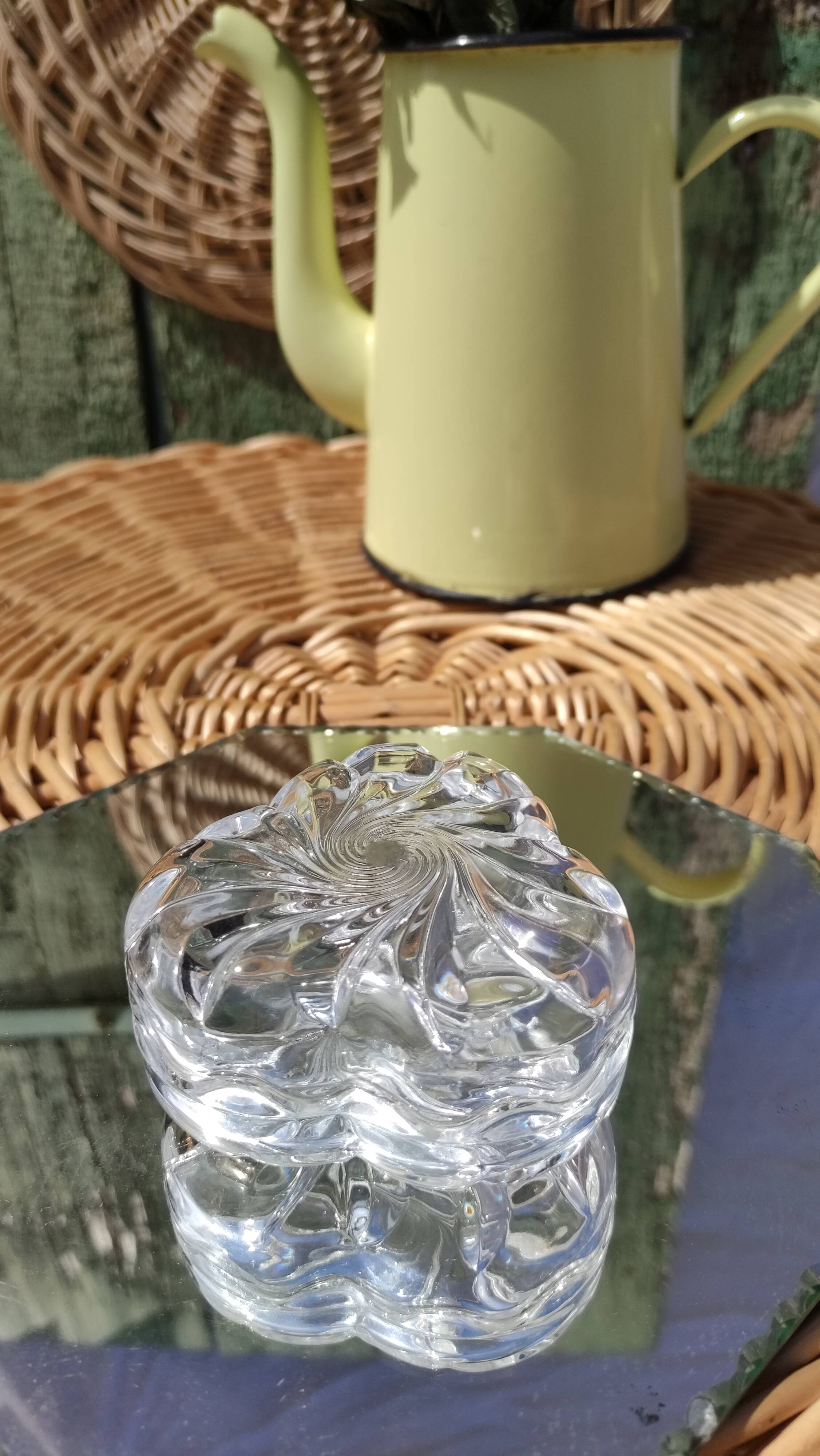 Thick and chiseled glass box