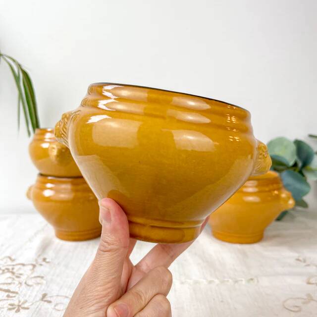 4 lion's head onion soup bowls in vintage ceramic - honey and black, made in France.