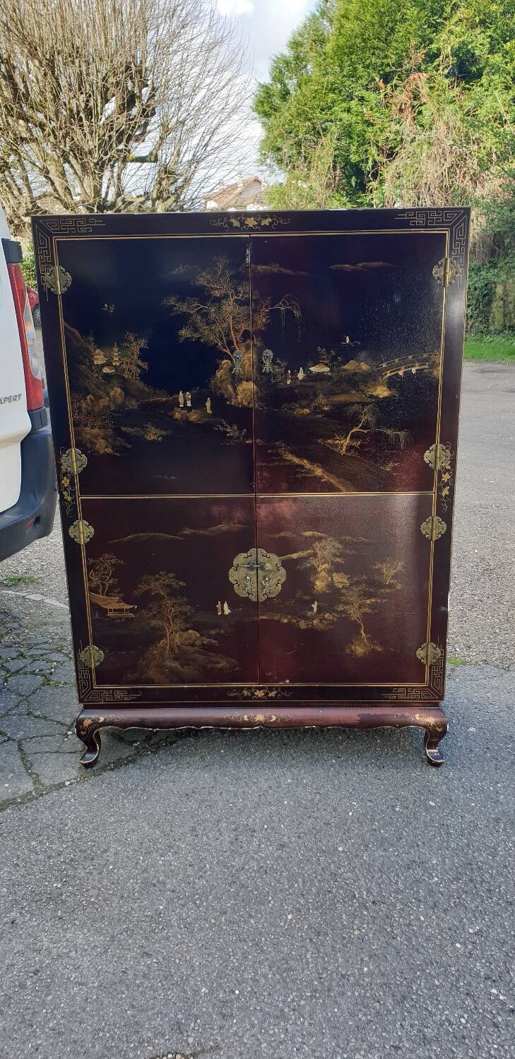 Chinese lacquer TV cabinet from the seventies