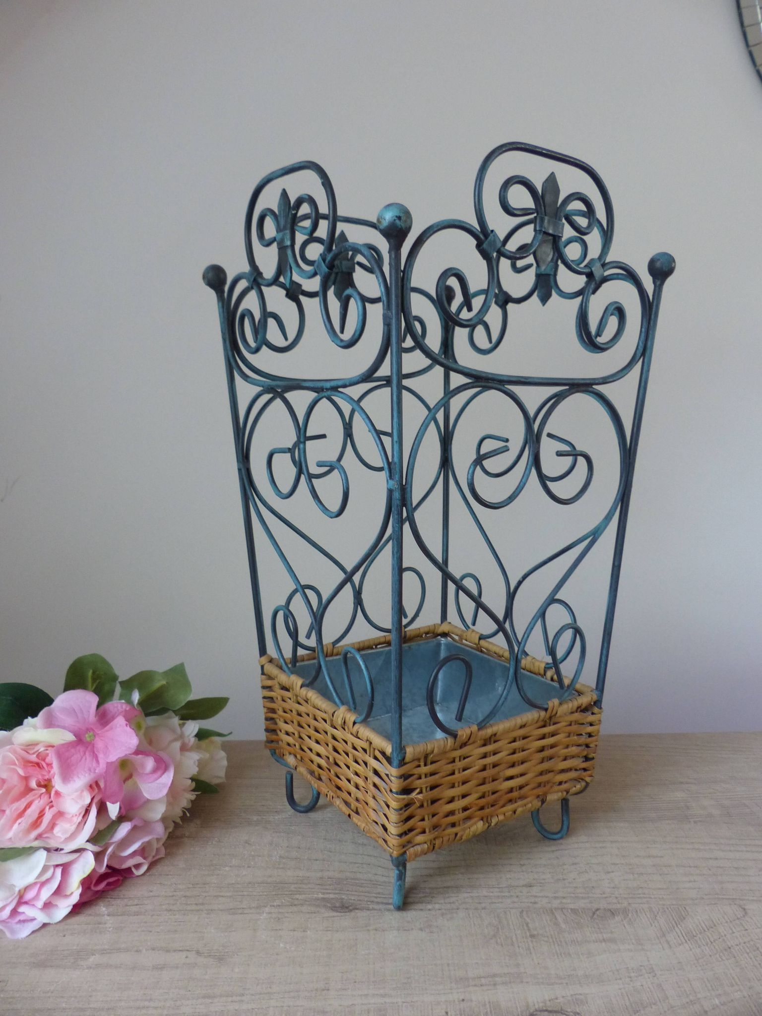 Shabby chic French umbrella stand in metal and woven wicker – storage
