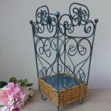 Porte-parapluies français shabby chic en métal et osier tressé – rangement