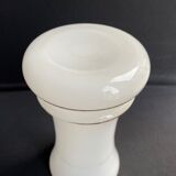 Vase napoleon iii opalescent white opaline