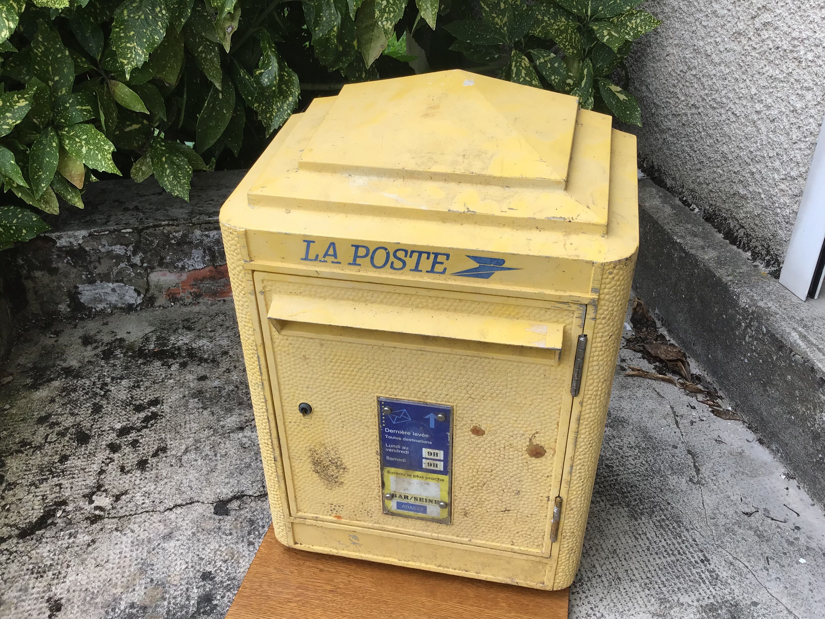 Reformed post office mailbox
