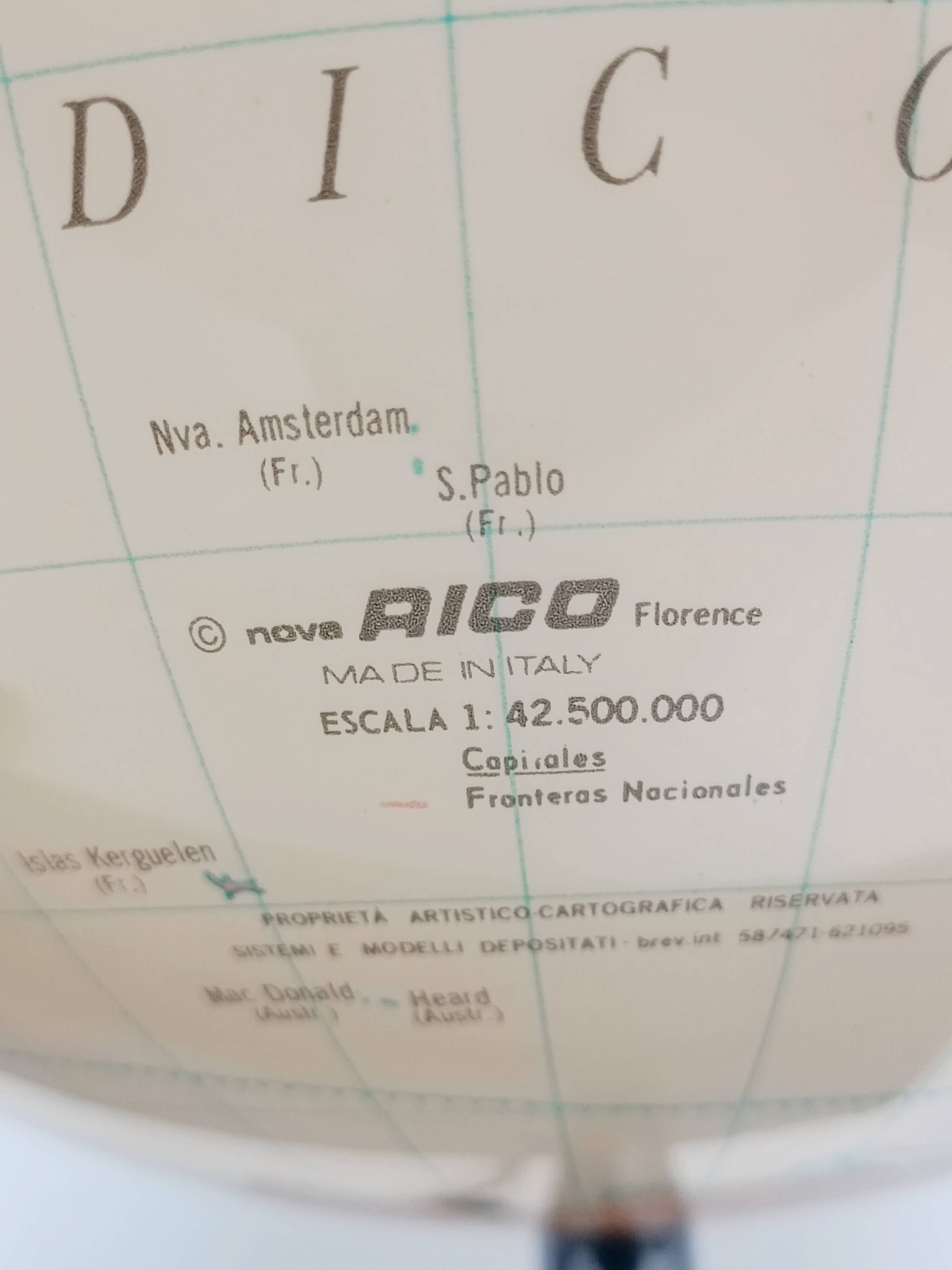 Illuminated globe made of plexiglass by Nova Rico Florence 1969