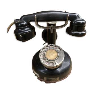 Phone in black bakelite 1950