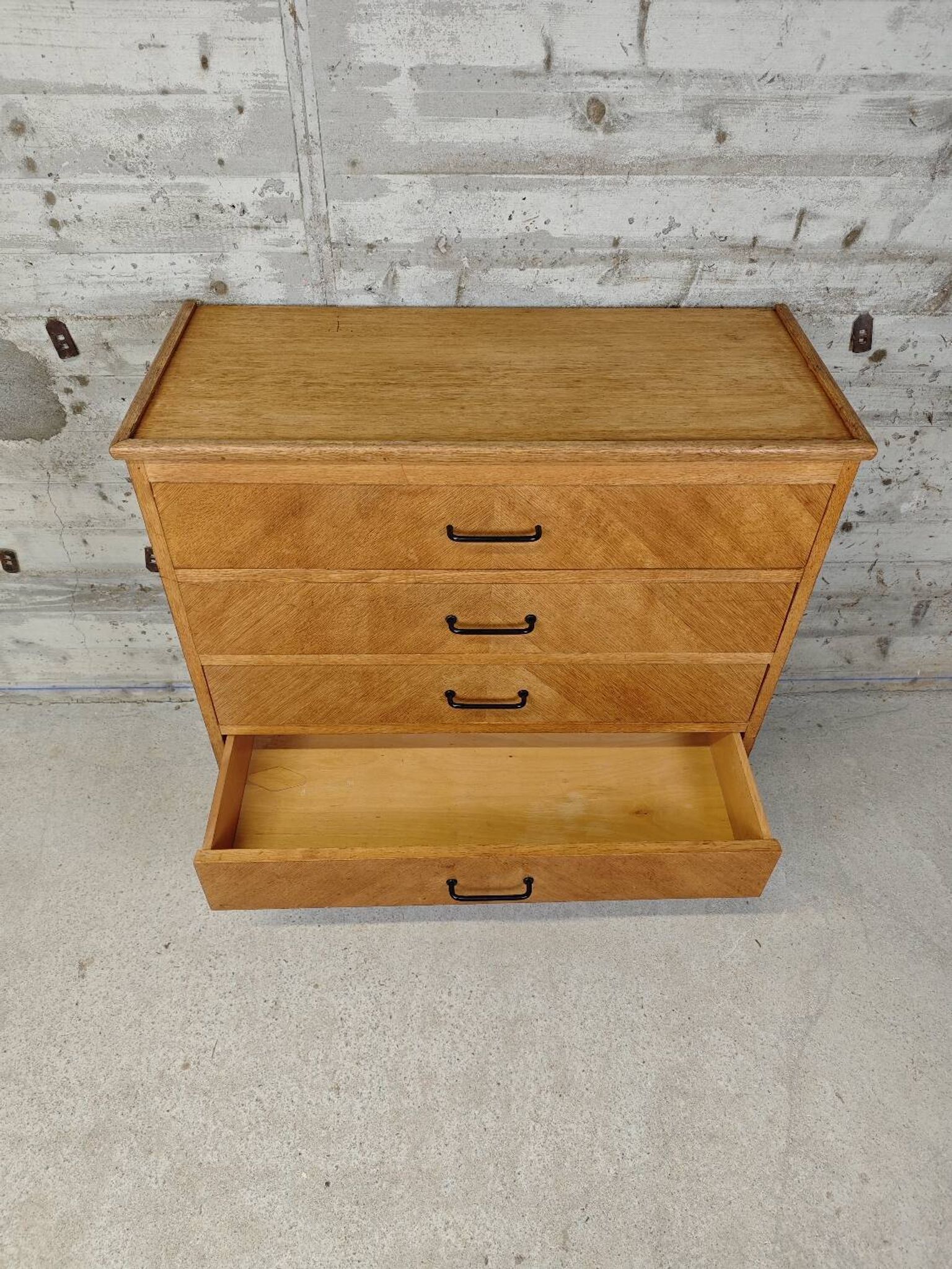 Vintage chest of drawers