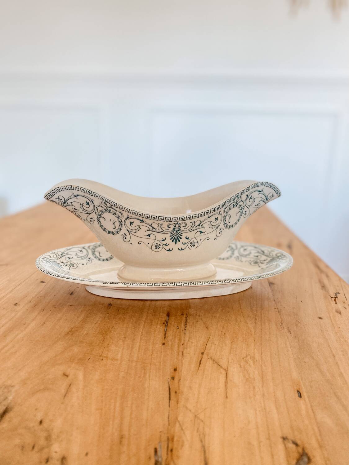 Terre de fer sauceboat Marie Louise