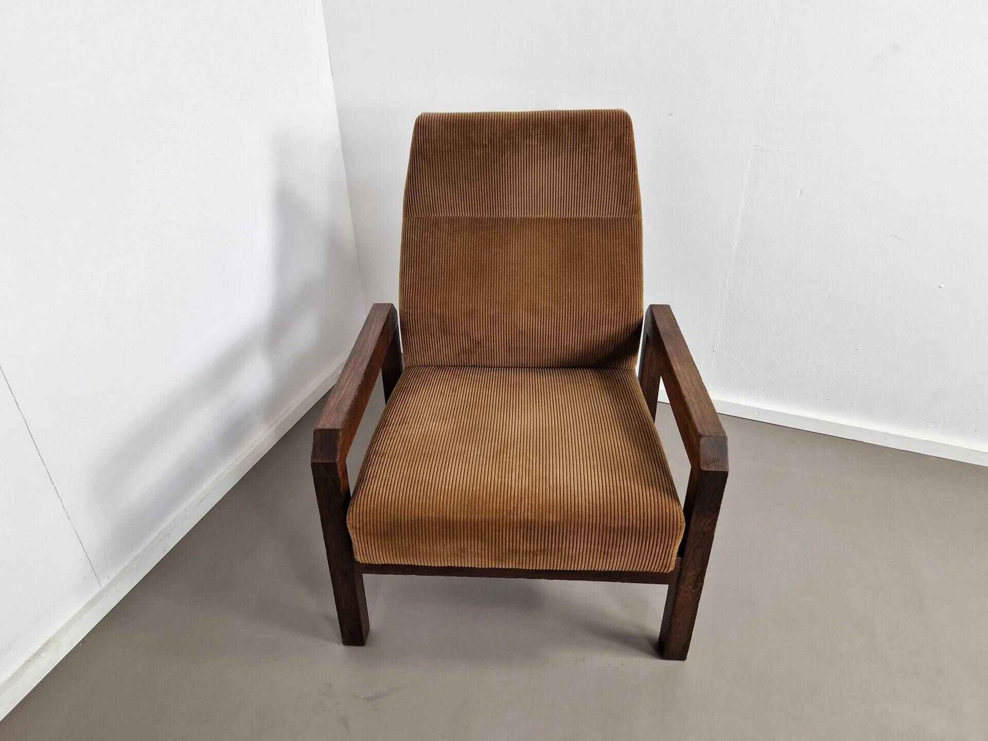 Spectrum SZ 72 lounge chair | Martin Visser