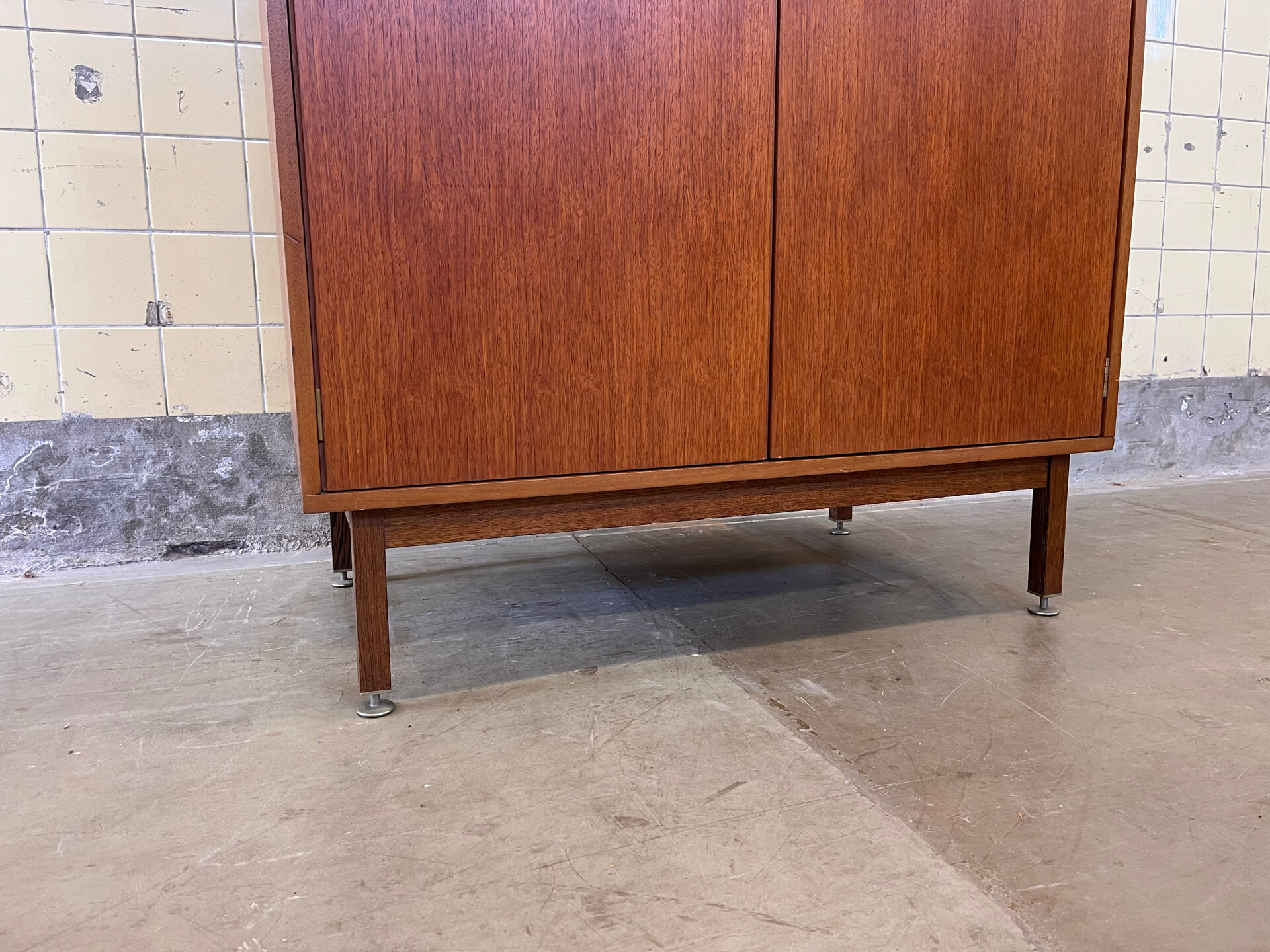 Vintage Combineurop wardrobe