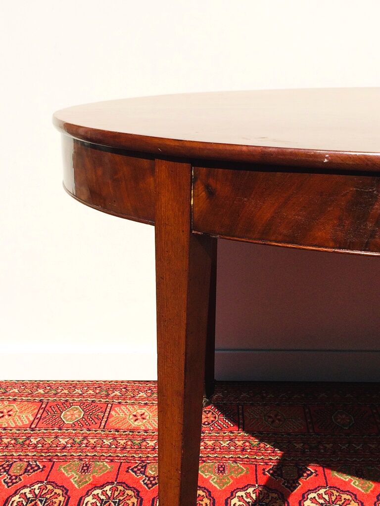 19th expandable empire table 4/6 p