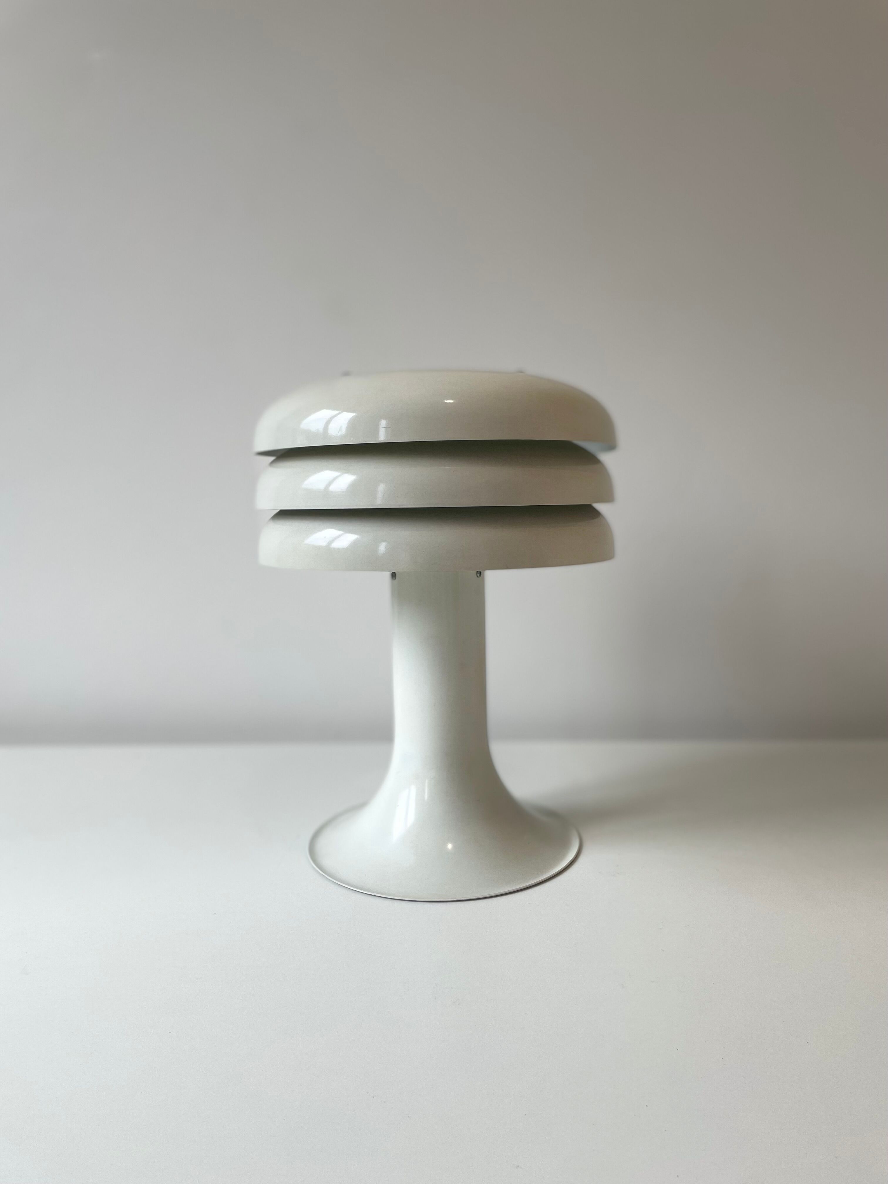 Lampe BN 25 par Hans Agne Jakobsson, Markaryd