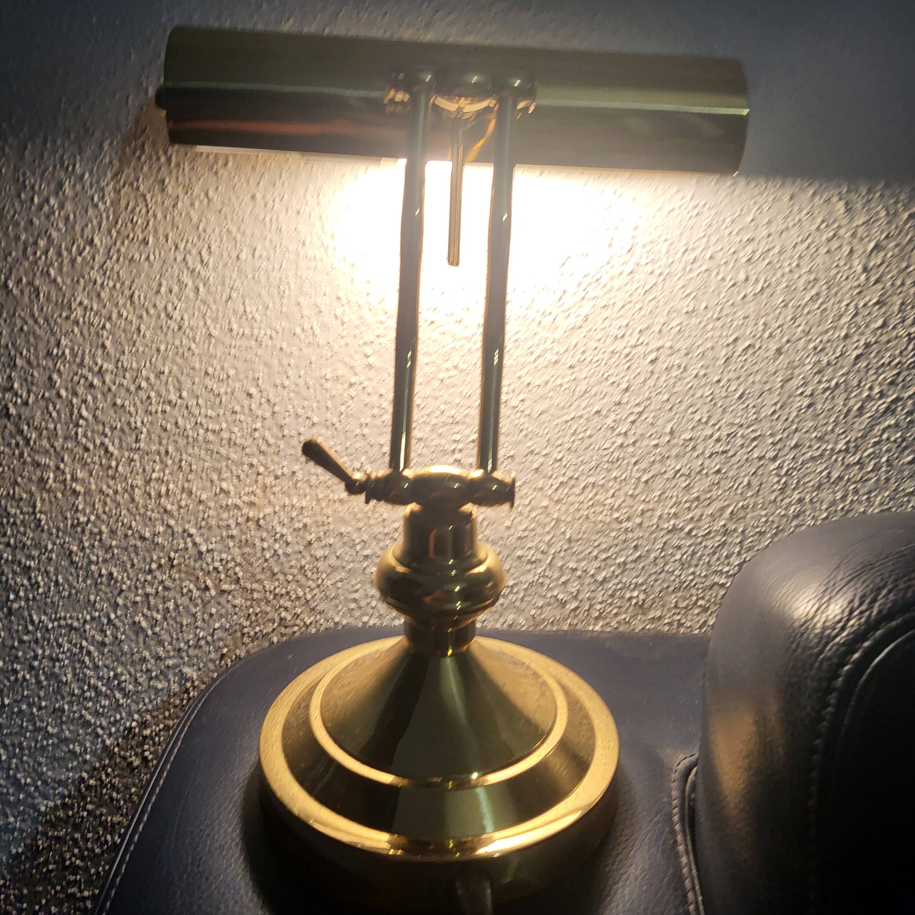 Notary, banker's lamp
