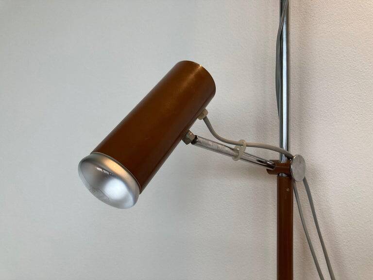 Lampadaire allant du sol au plafond par Josef Hůrka pour Napako, années 1960.