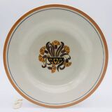 6 Deep Plates, Creil and Montereau – Carnation model.