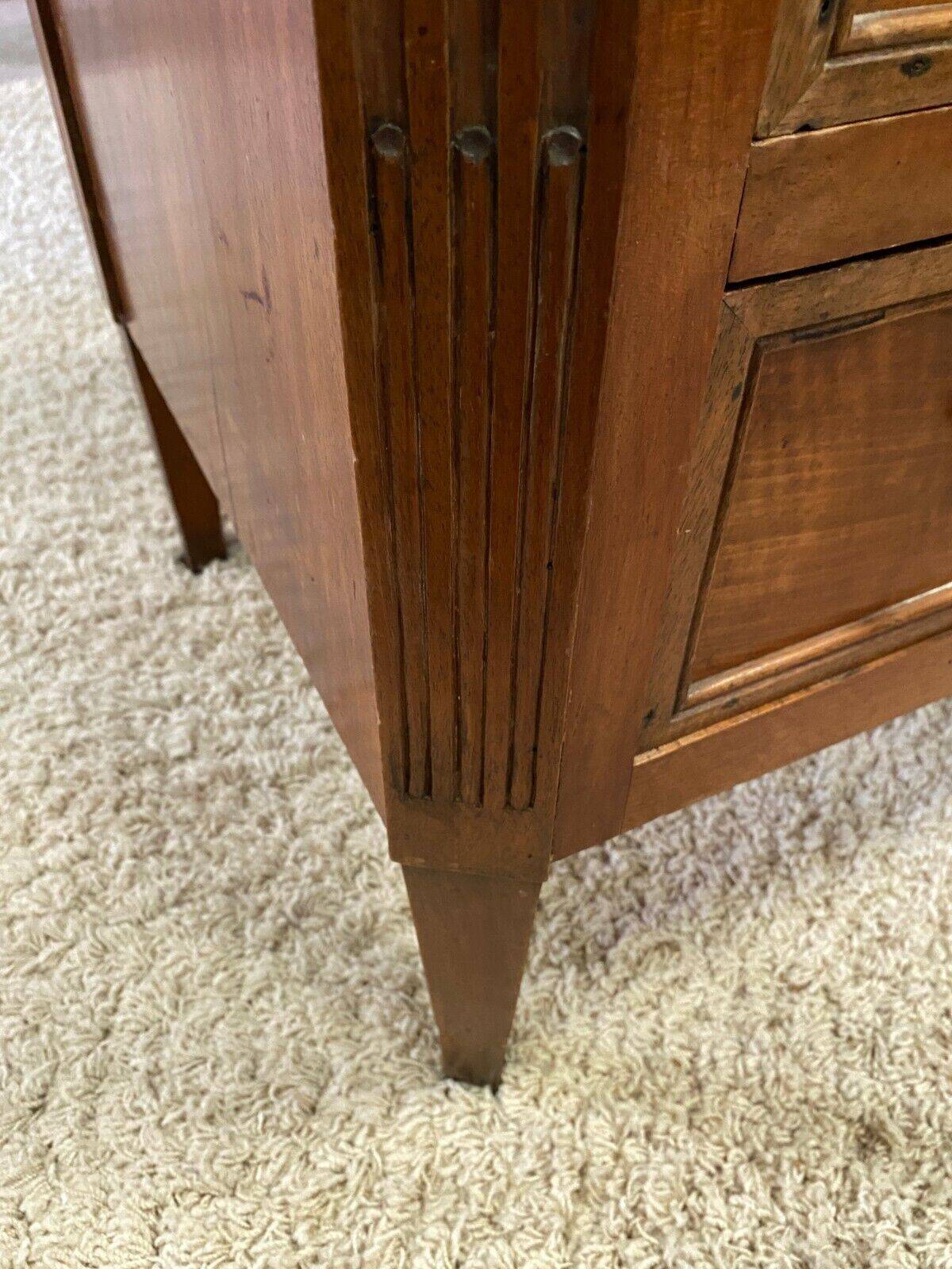 Louis XVI 18th century blond mahogany chest of drawers with three drawers