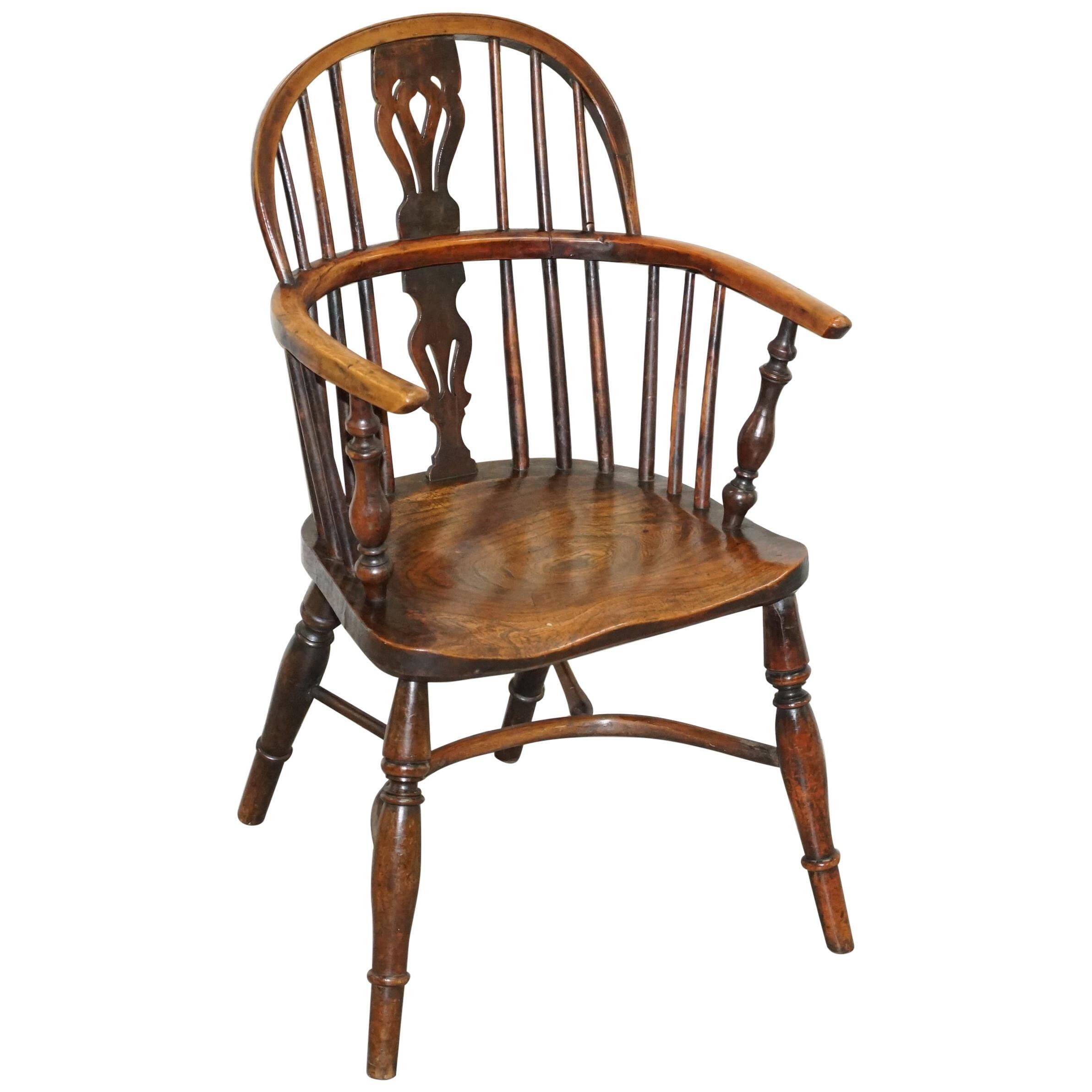 Windsor chair in solid elm circa 1860 - English furniture