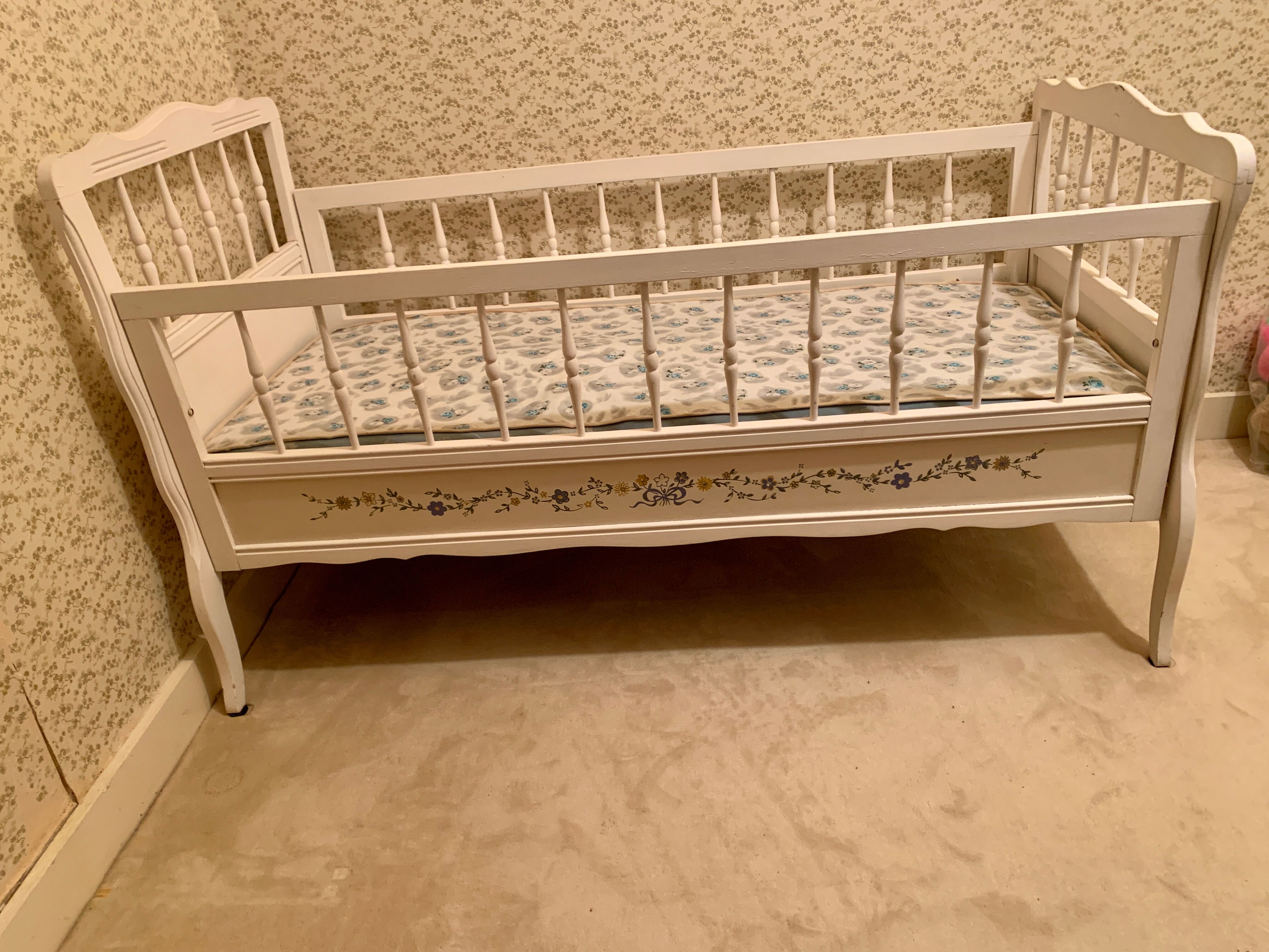 Children's bed from the 70s.